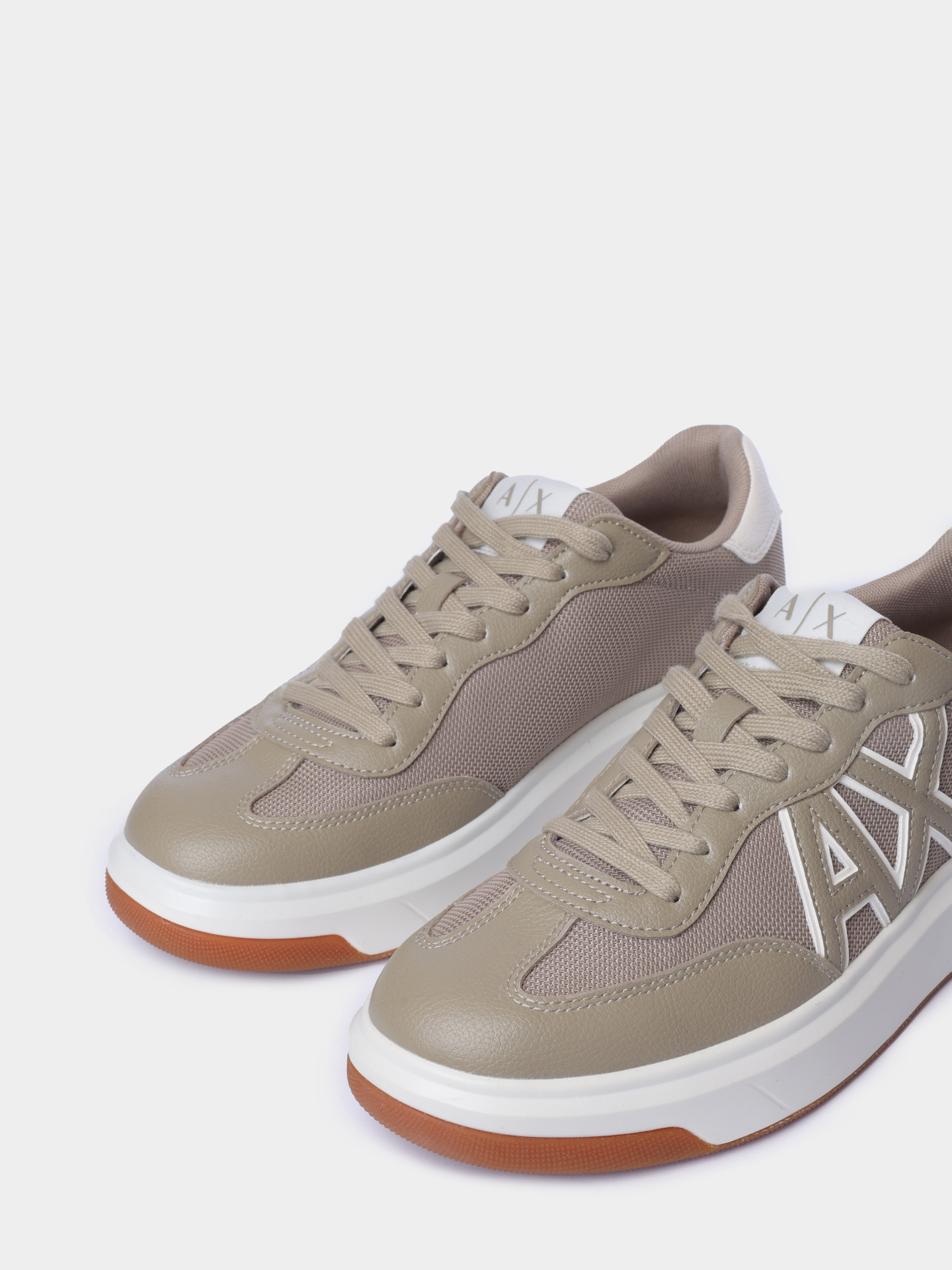 Кеды Armani Exchange XM002687 AF22775 MZ753 бежевые мужские — купить в интернет-магазине Verdistore