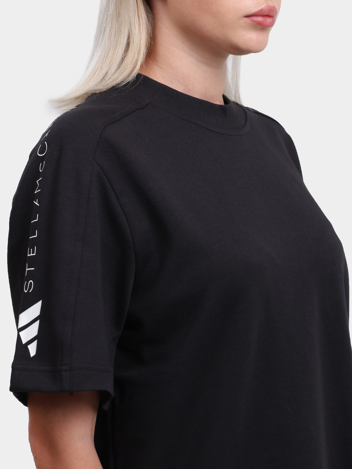 Футболка Adidas by Stella McCartney IB6854 черная женская — купить в интернет-магазине Verdistore