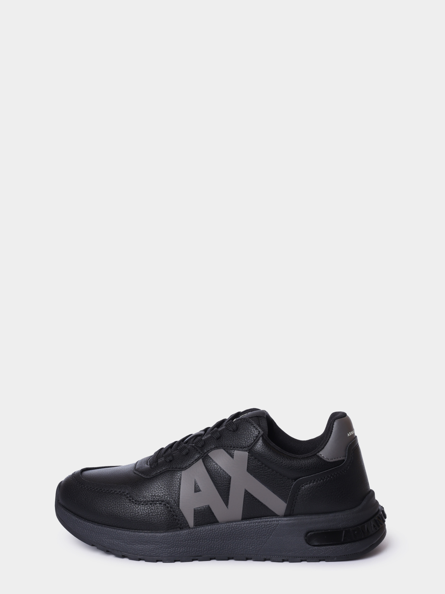 Кроссовки Armani Exchange XM001683 AF17360 FC074 черные мужские — купить в интернет-магазине Verdistore