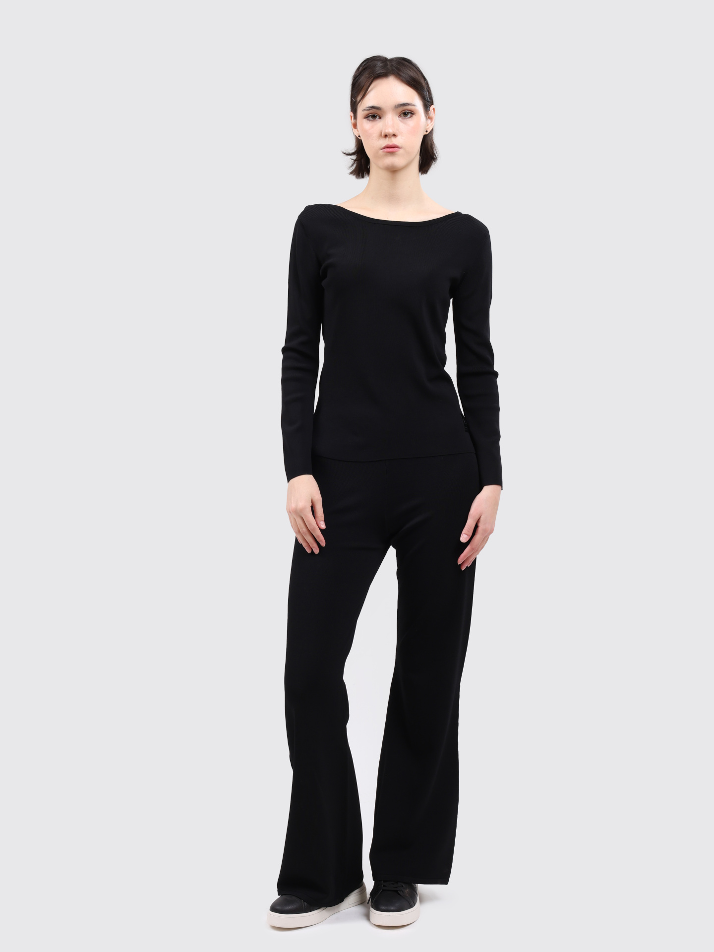 Лонгслив Armani Exchange XW000047 AF10352 UC001 черный женский с вырезом — купить в интернет-магазине Verdistore