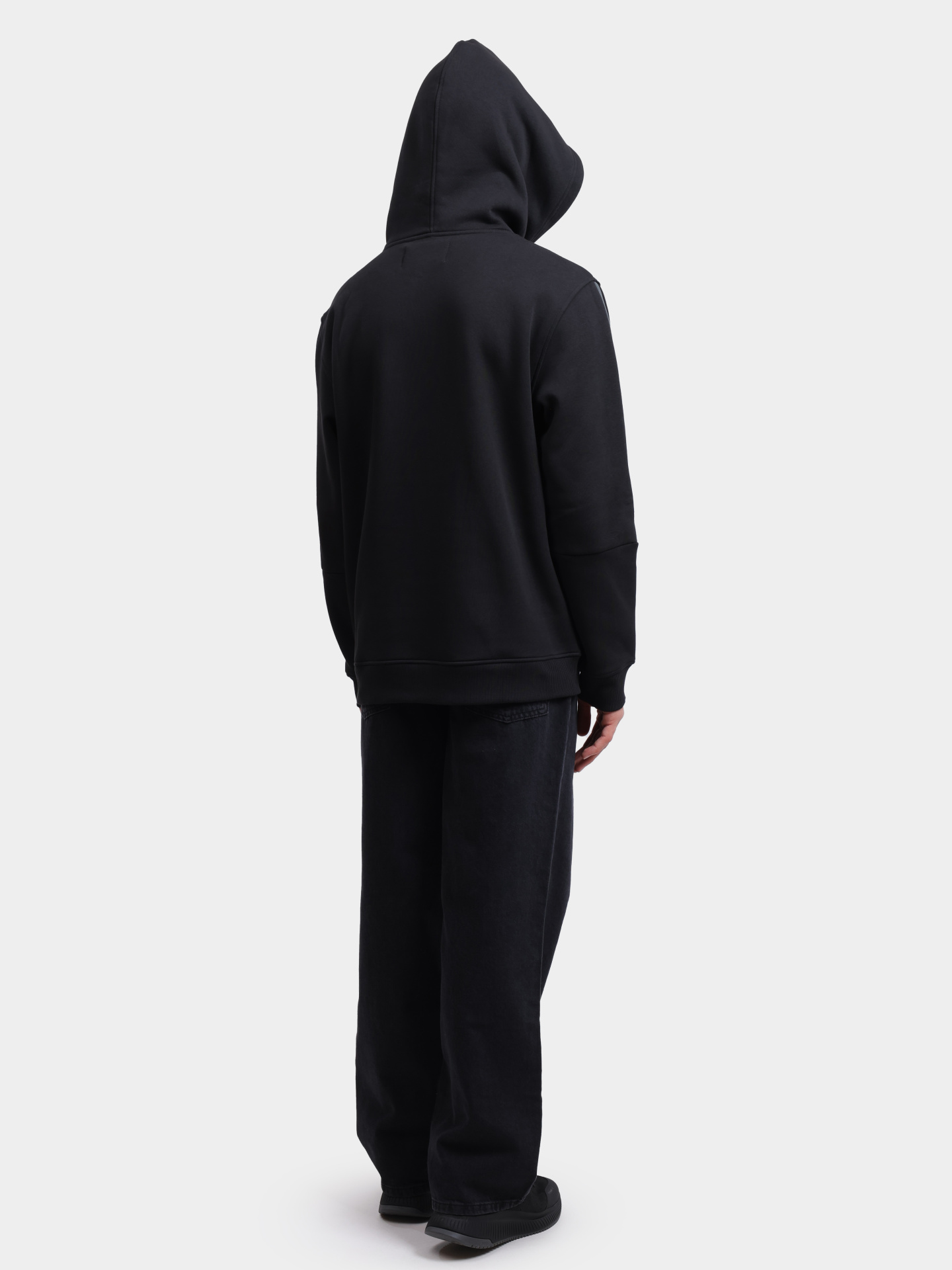 Худи Calvin Klein Jeans J30J325632 BEH черное мужское — купить в интернет-магазине Verdistore