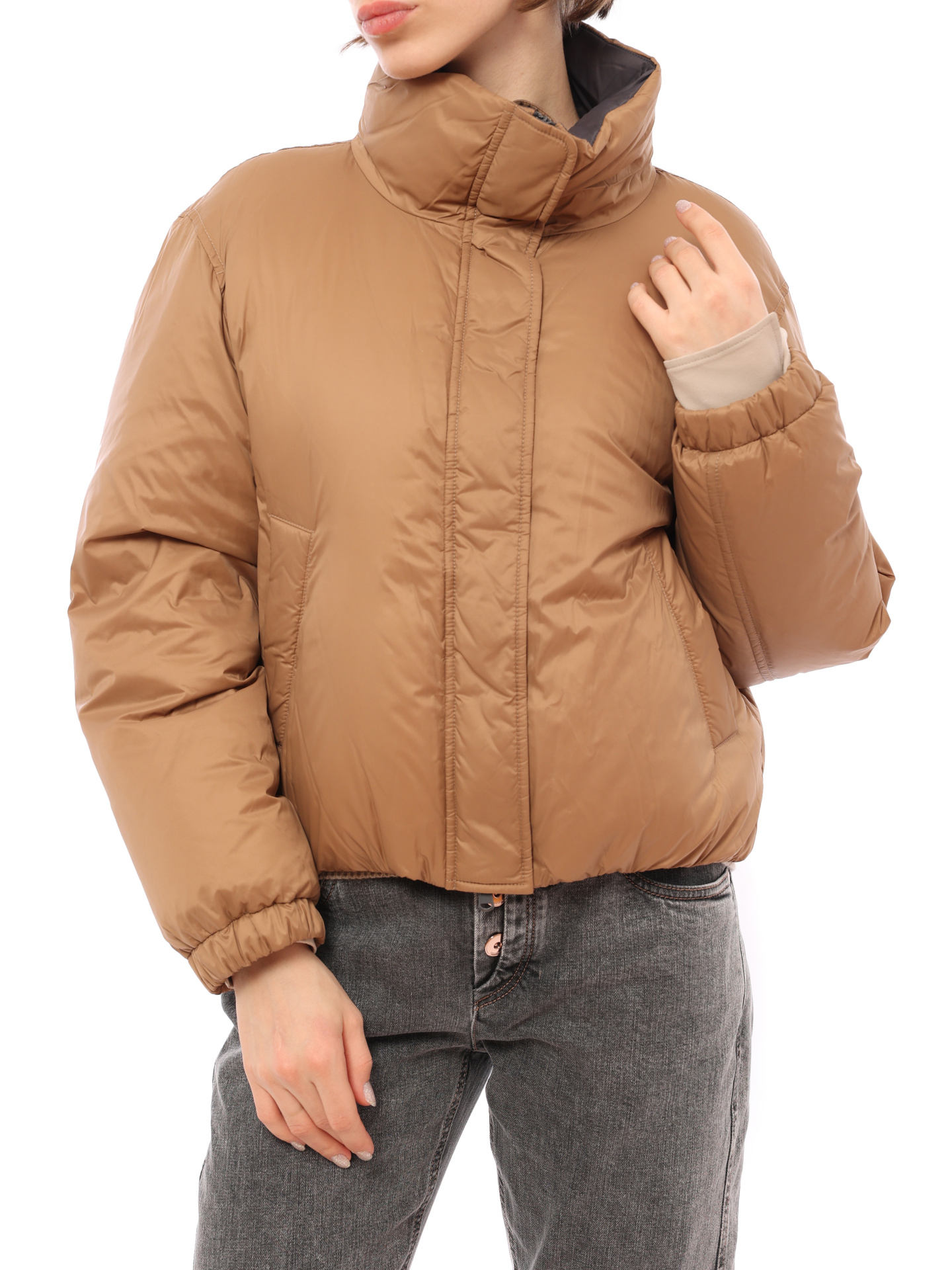 Пуховик Brunello Cucinelli MR4052799 C6508 коричневый женский укороченный — купить в интернет-магазине Verdistore