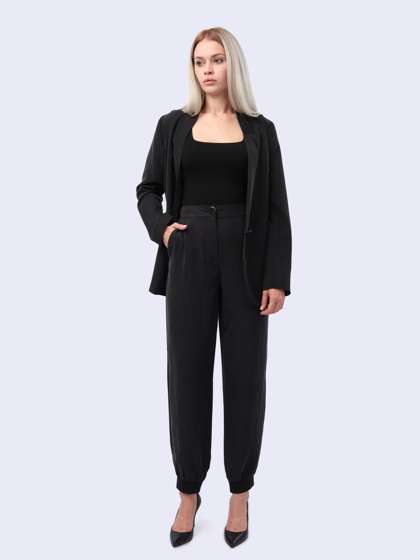 Брюки Armani Exchange 3DYP47 YN3TZ 1200 черные женские с манжетами — купить в интернет-магазине Verdistore