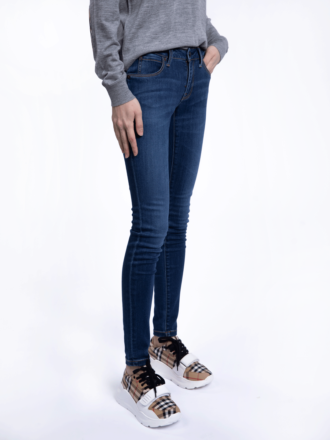 Джинсы Burberry 3991411 синие женские — купить в интернет-магазине Verdistore