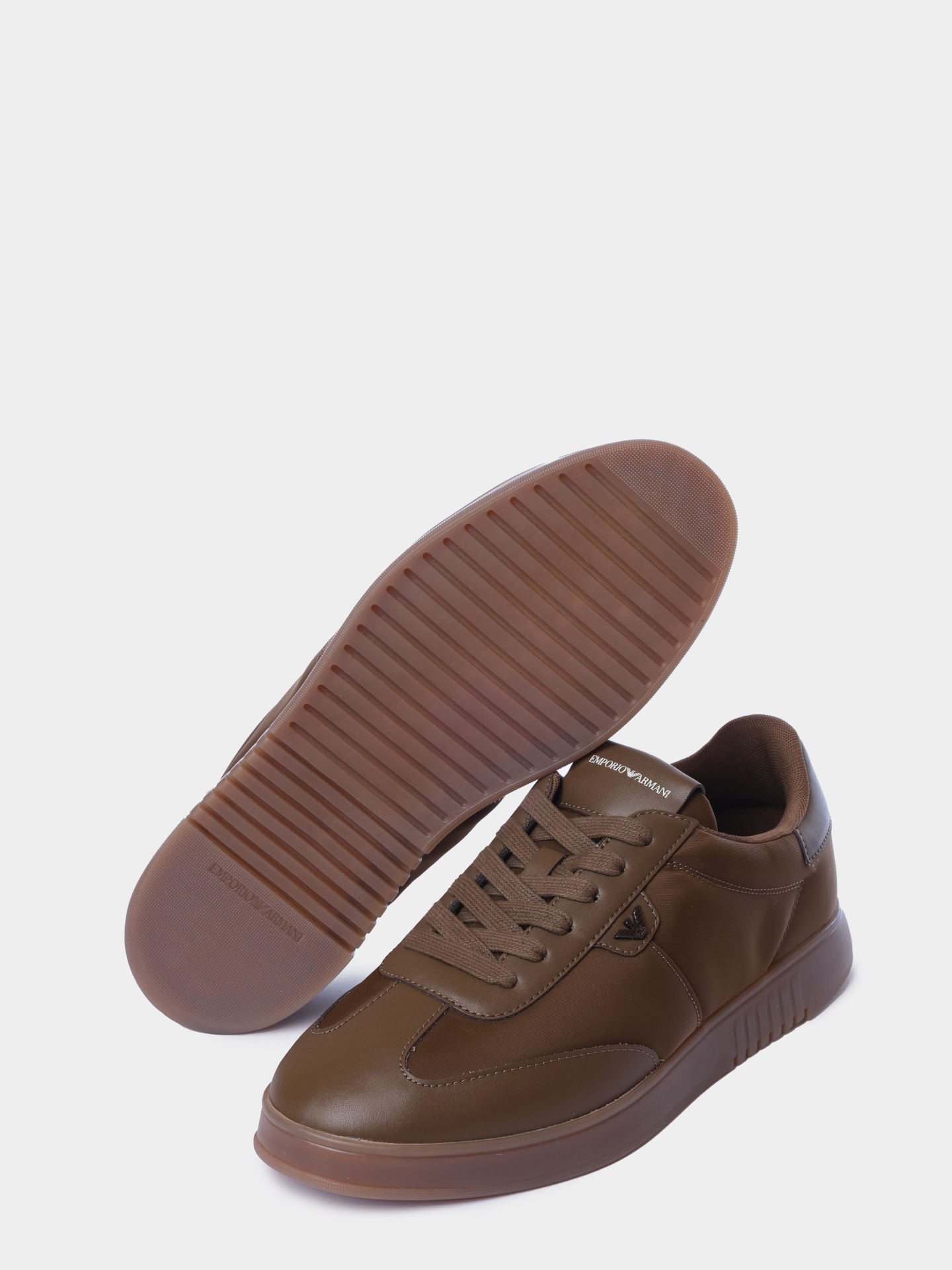 Кроссовки Emporio Armani EM003062 AF18210 U6141 коричневые мужские комбинированные — купить в интернет-магазине Verdistore