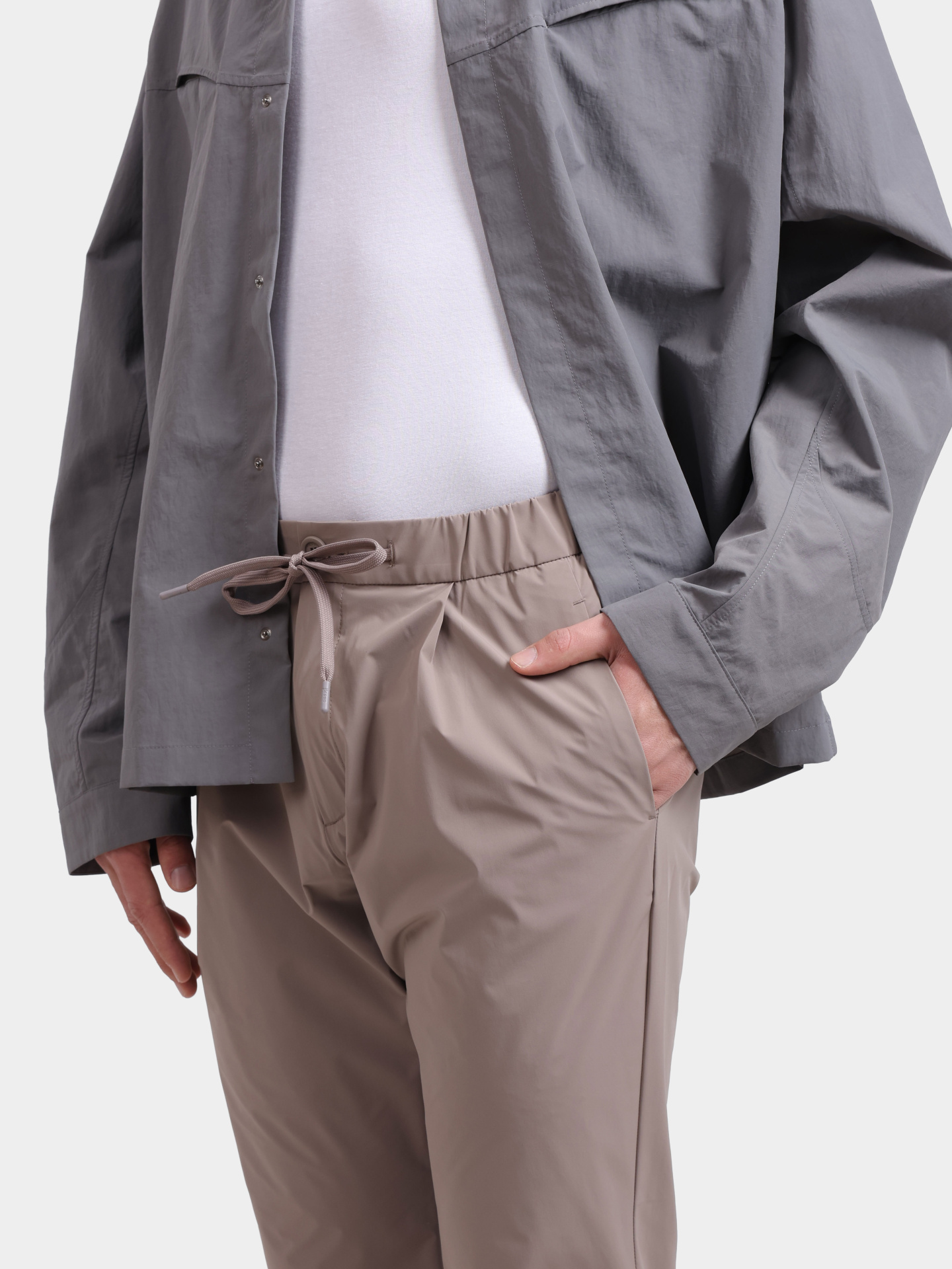 Брюки Herno PT000077U 12691Z 2600 бежевые мужские — купить в интернет-магазине Verdistore