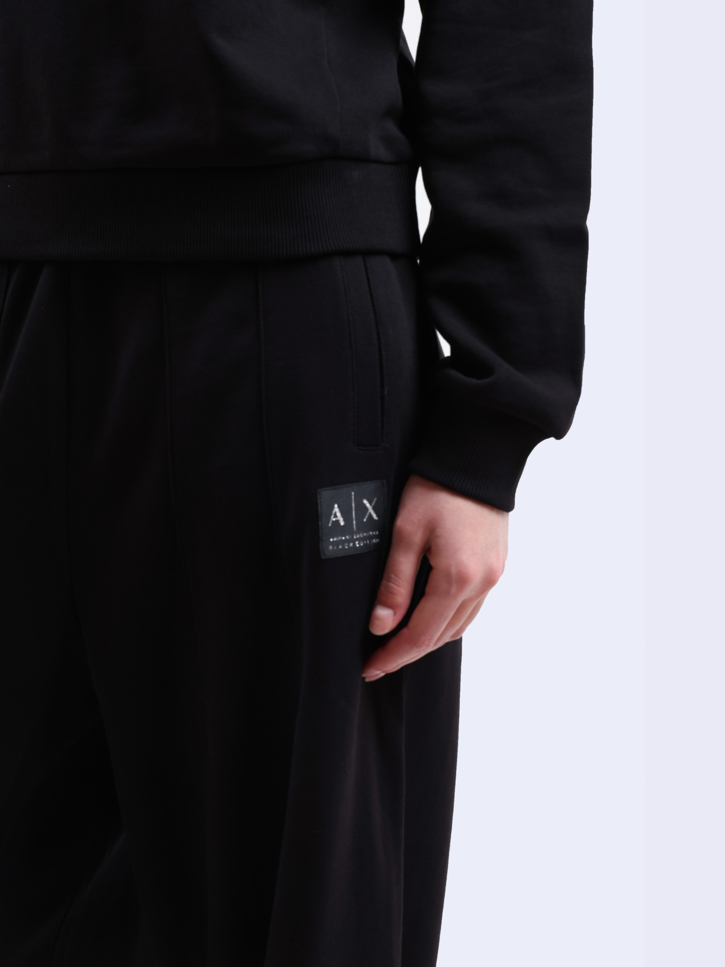 Свитшот Armani Exchange XW000006 AF10172 UC001 черный женский — купить в интернет-магазине Verdistore