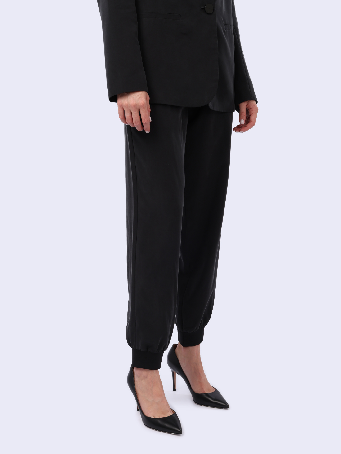 Брюки Armani Exchange 3DYP47 YN3TZ 1200 черные женские с манжетами — купить в интернет-магазине Verdistore