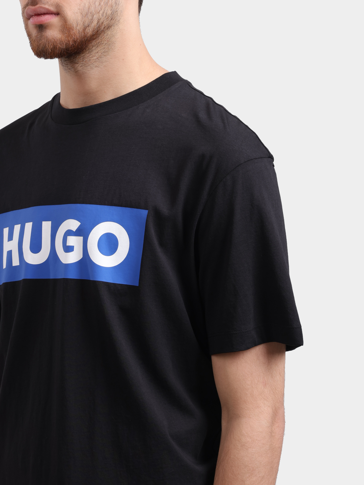 Футболка Hugo 50522376 001 черная с контрастным логотипом — купить в интернет-магазине Verdistore