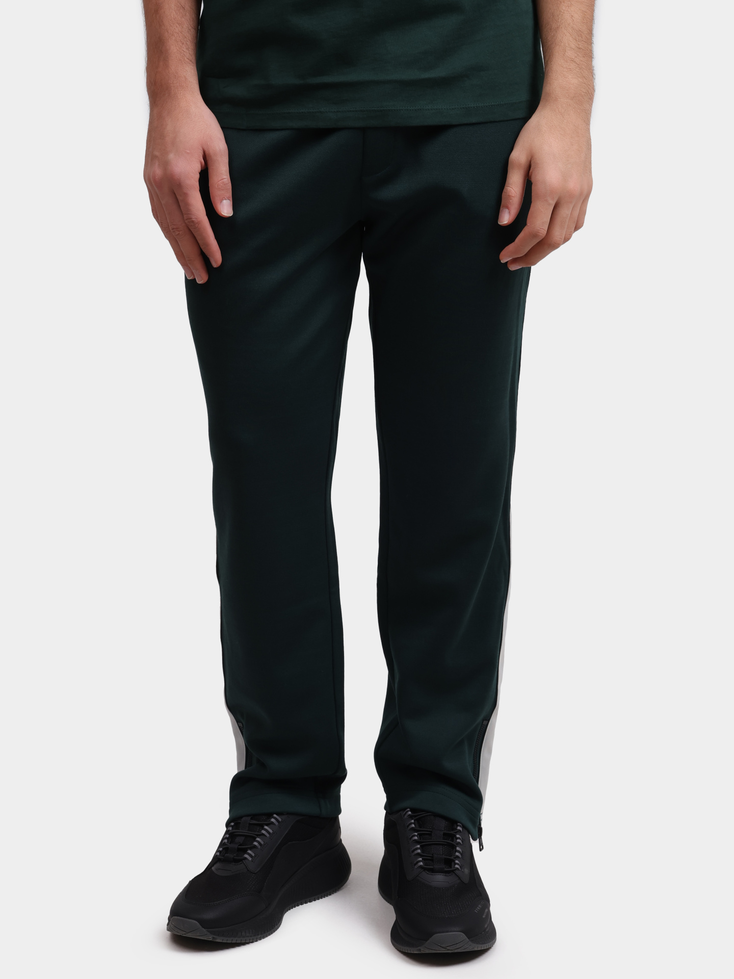 Брюки спортивные Hugo 50551351 385 зеленые мужские — купить в интернет-магазине Verdistore