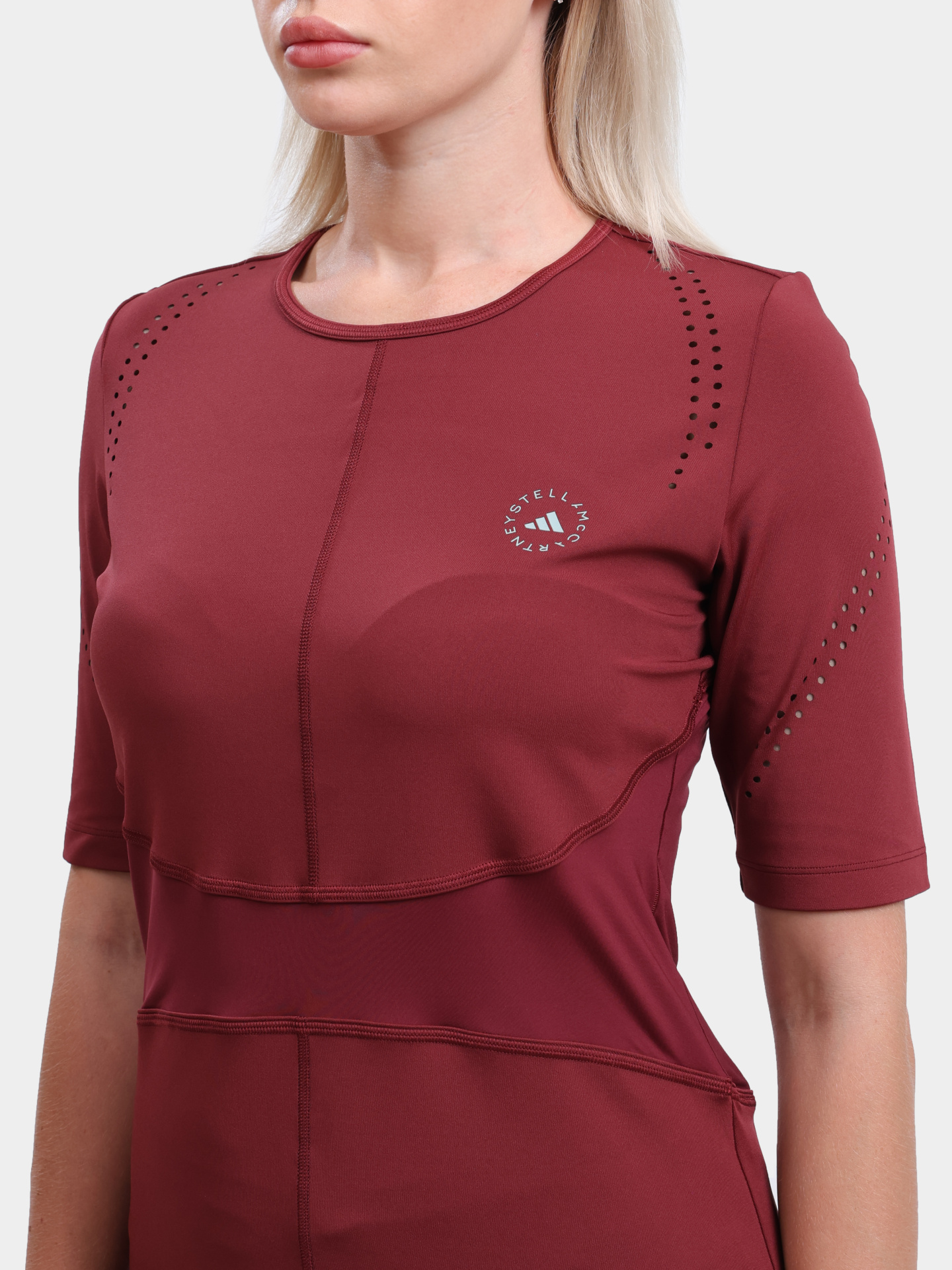 Футболка Adidas by Stella McCartney IW9893 спортивная женская — купить в интернет-магазине Verdistore