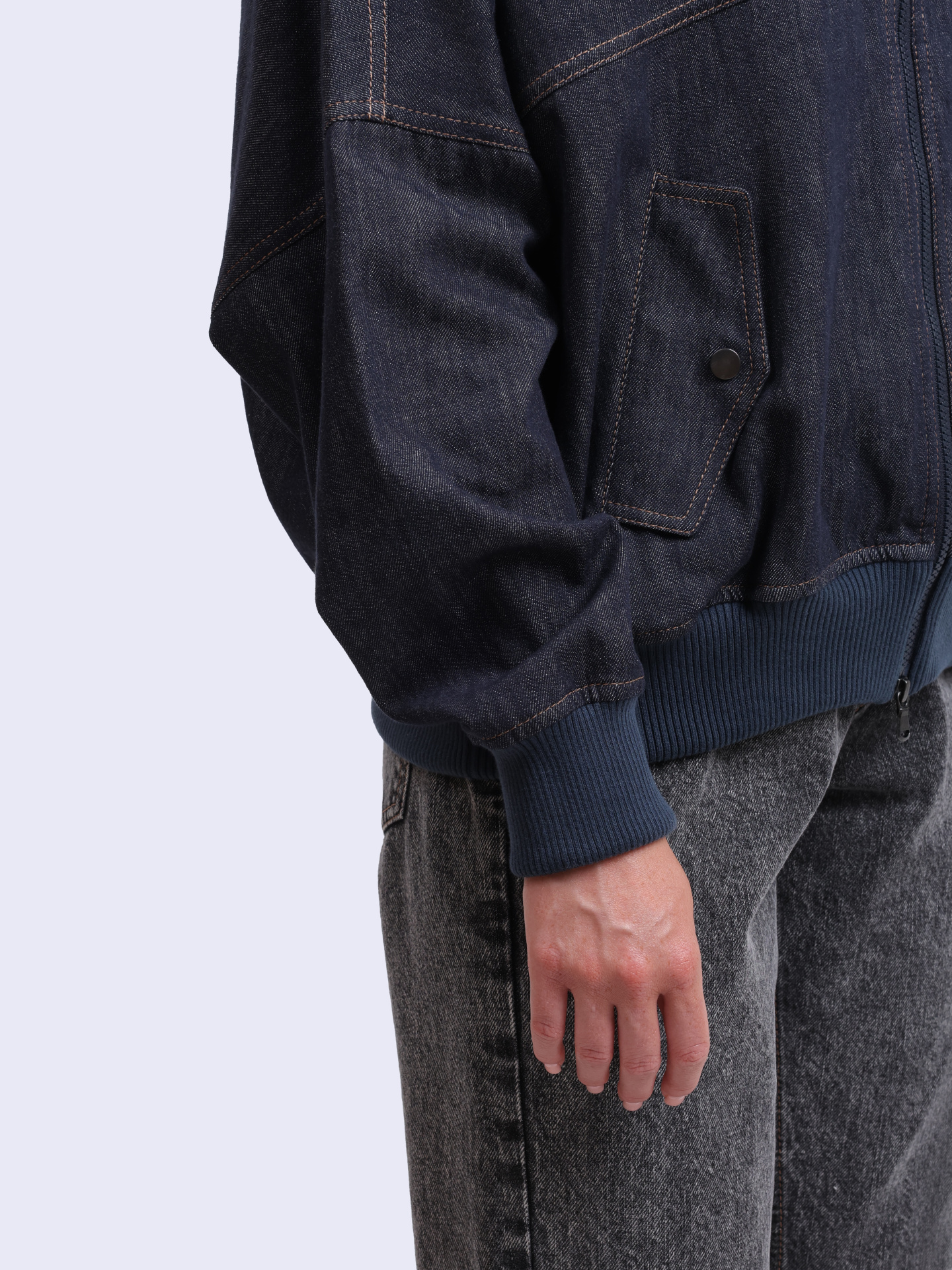 Бомбер Brunello Cucinelli MB1257470 C001 джинсовый женский — купить в интернет-магазине Verdistore