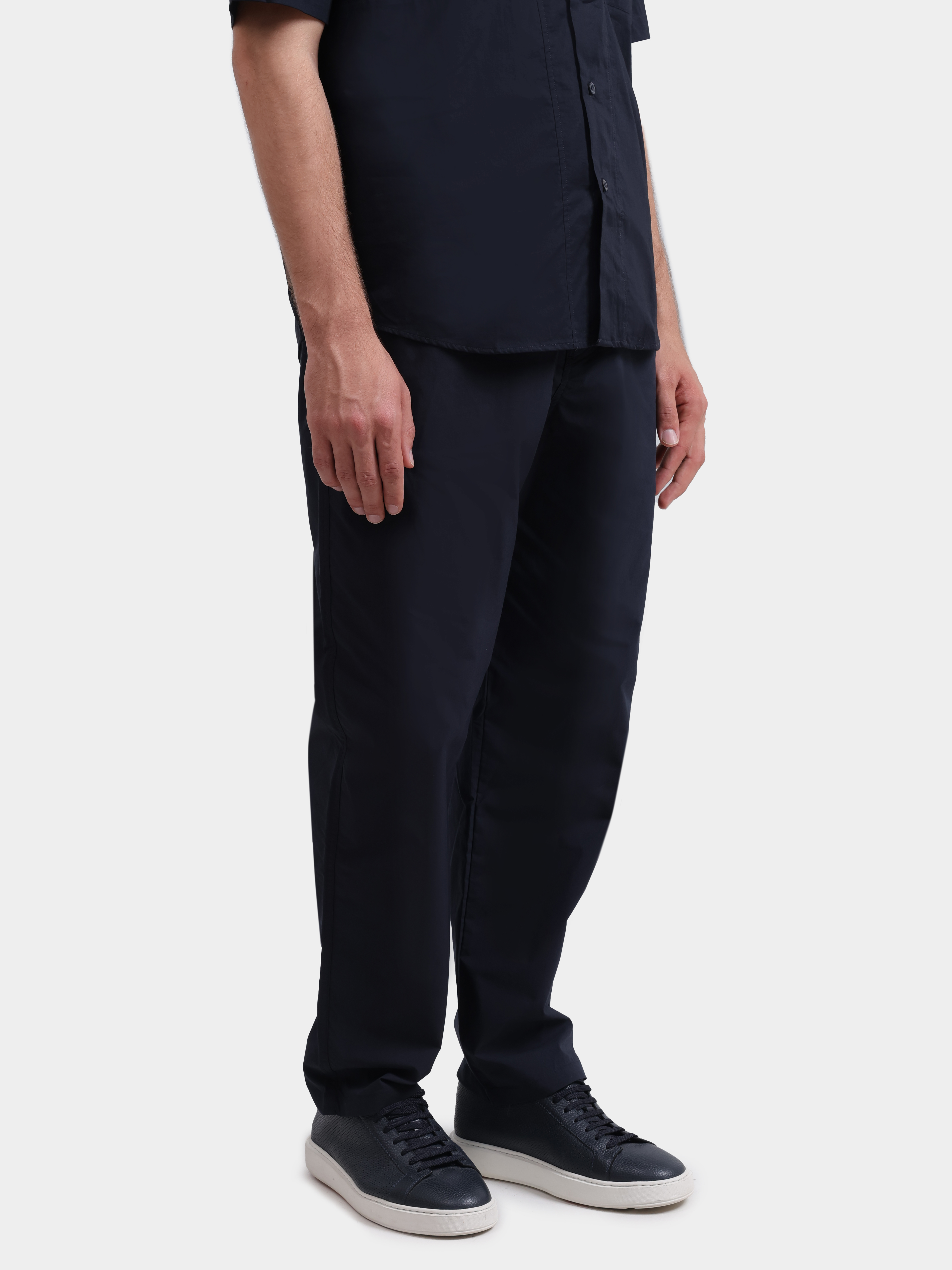 Брюки Armani Exchange XM002273 AF22686 UB101 темно-синие мужские — купить в интернет-магазине Verdistore