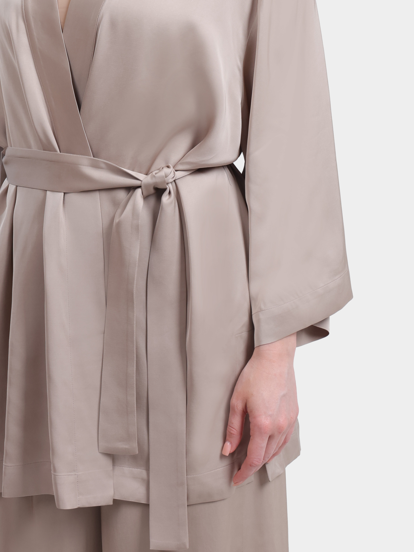 Кимоно Peserico S06965 01930 147 бежевое женское из вискозы — купить в интернет-магазине Verdistore