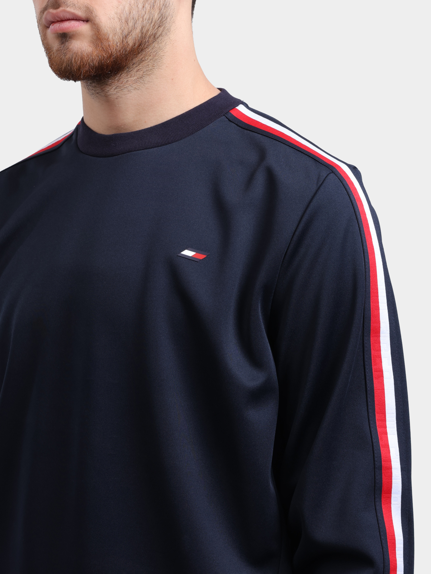 Свитшот Tommy Hilfiger MW0MW32633 DW5 темно-синий мужской — купить в интернет-магазине Verdistore