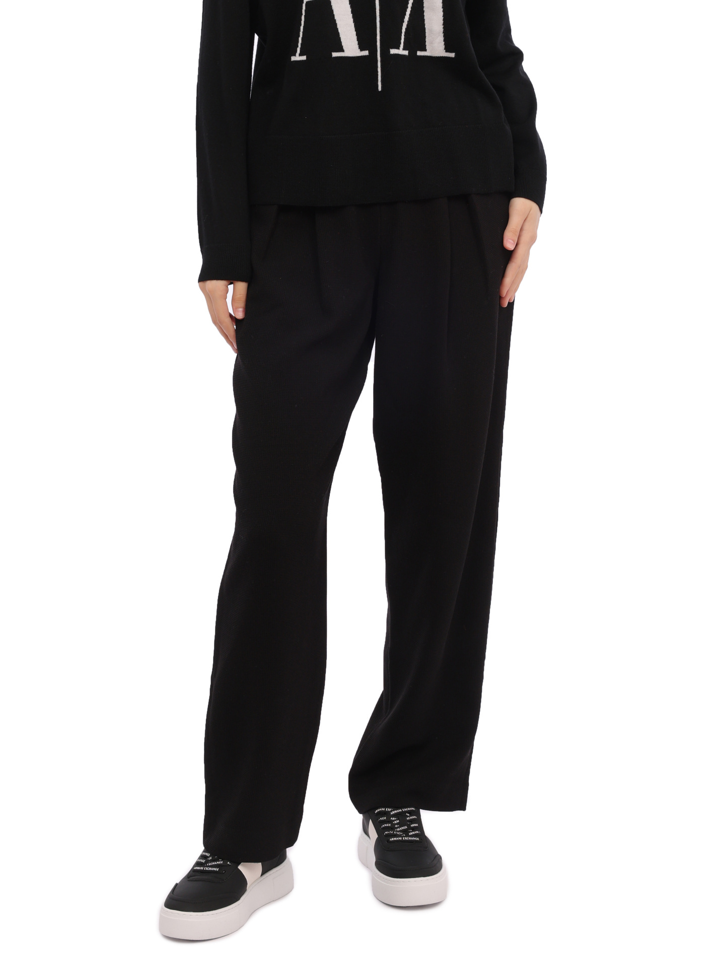 Брюки Armani Exchange 6RYP14 YN6NZ 1200 черные женские с защипами — купить в интернет-магазине Verdistore