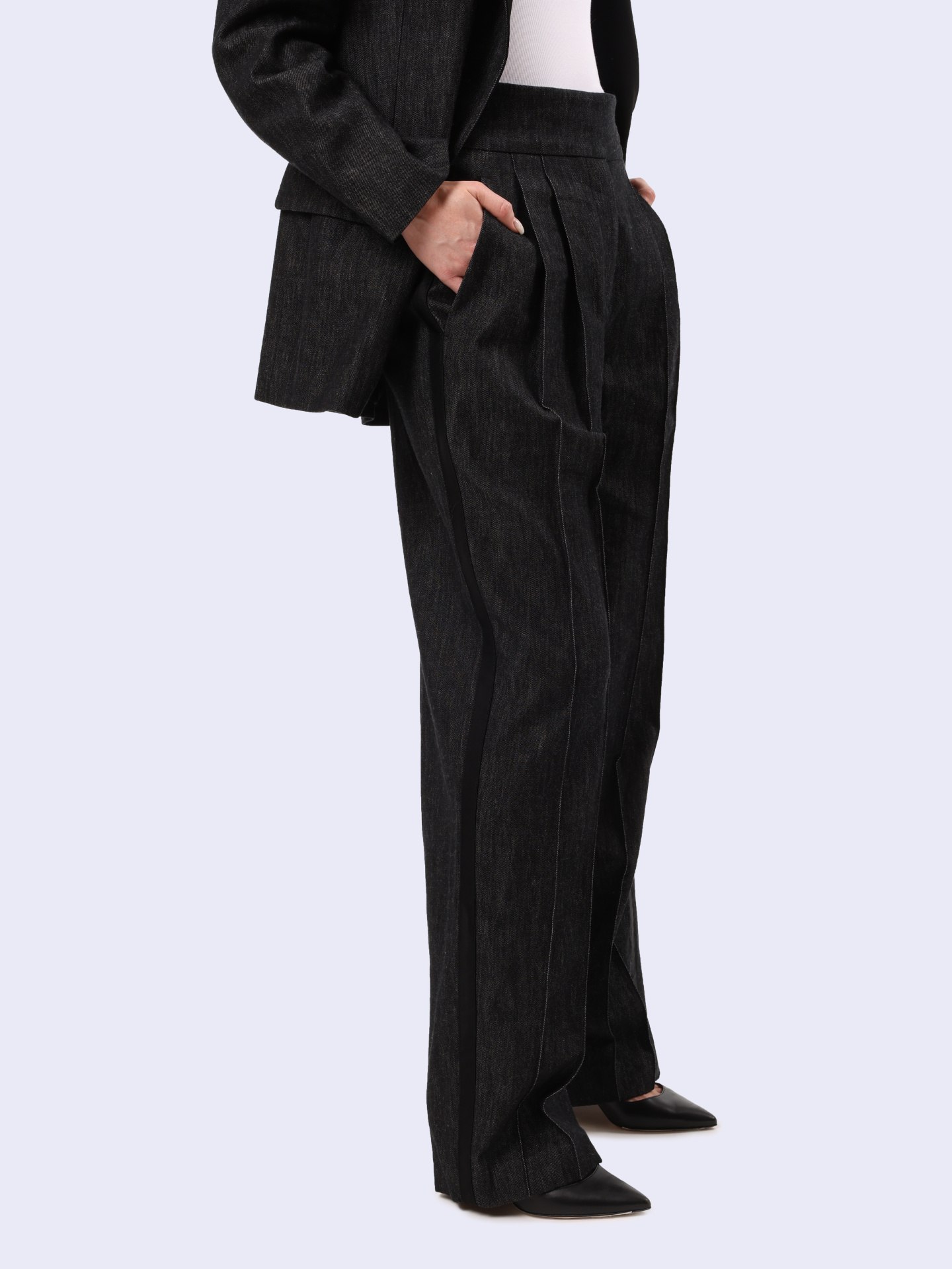 Брюки Brunello Cucinelli MB125P5952 C002 черные женские из денима — купить в интернет-магазине Verdistore