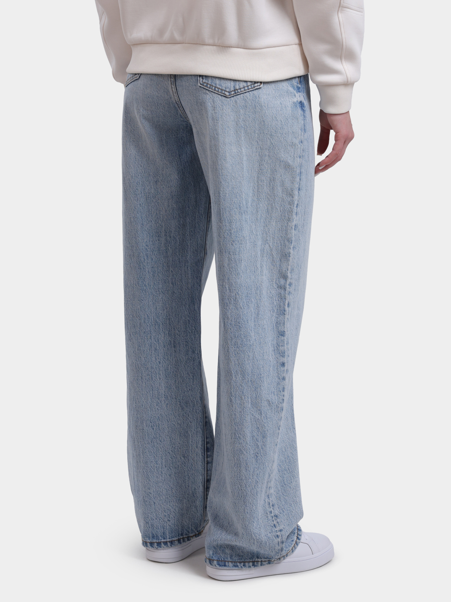 Джинсы Armani Exchange XW000100 AF12860 MB001 голубые женские — купить в интернет-магазине Verdistore