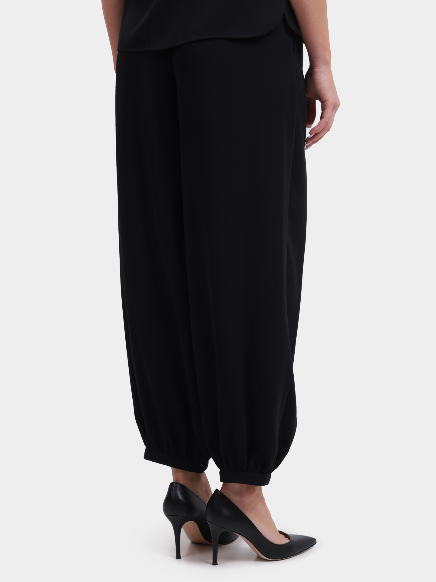 Брюки Armani Exchange XW000725 AF16151 UC001 черные женские — купить в интернет-магазине Verdistore