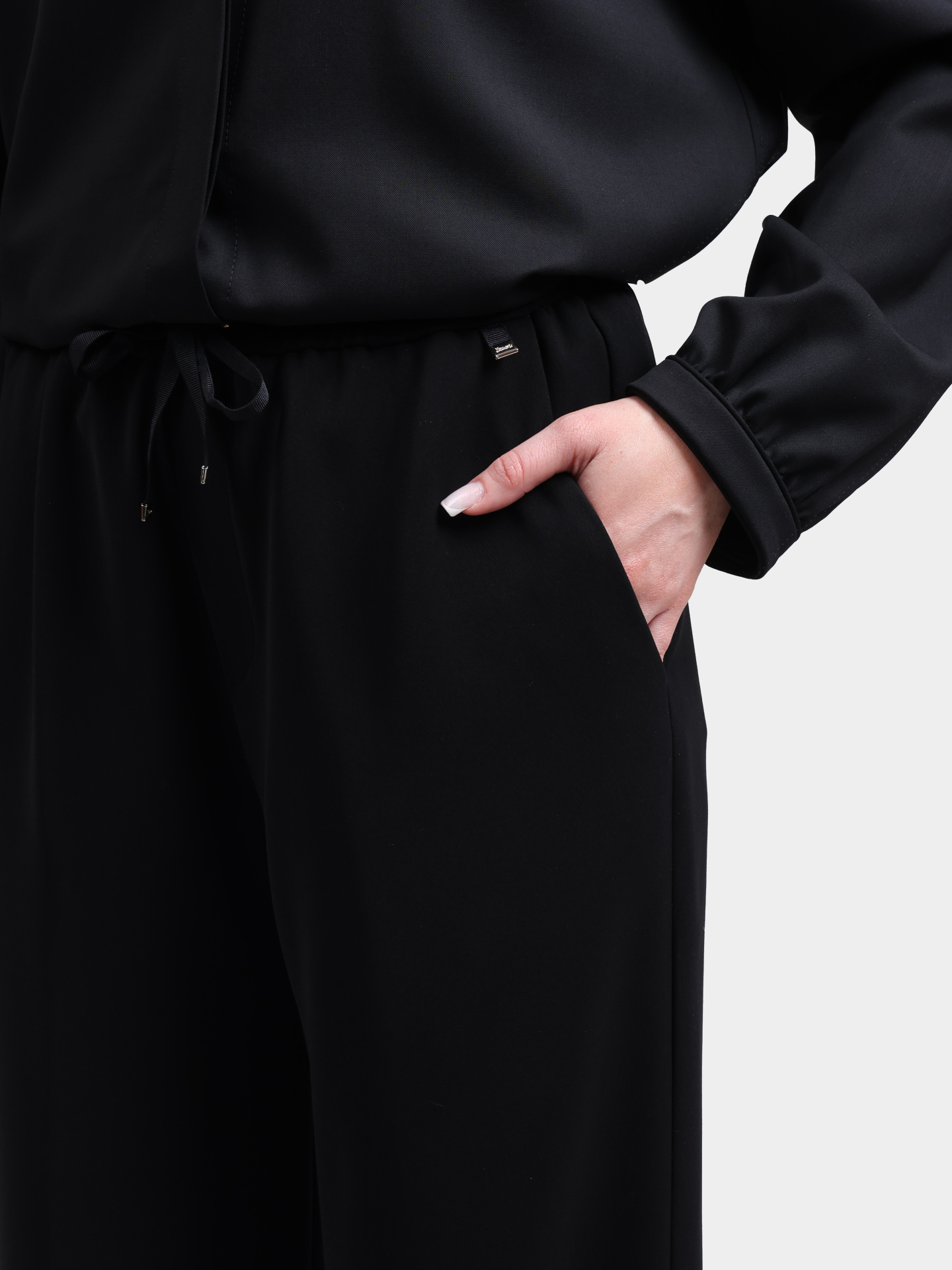 Брюки Herno PT000176D 12755 9300 черные женские — купить в интернет-магазине Verdistore
