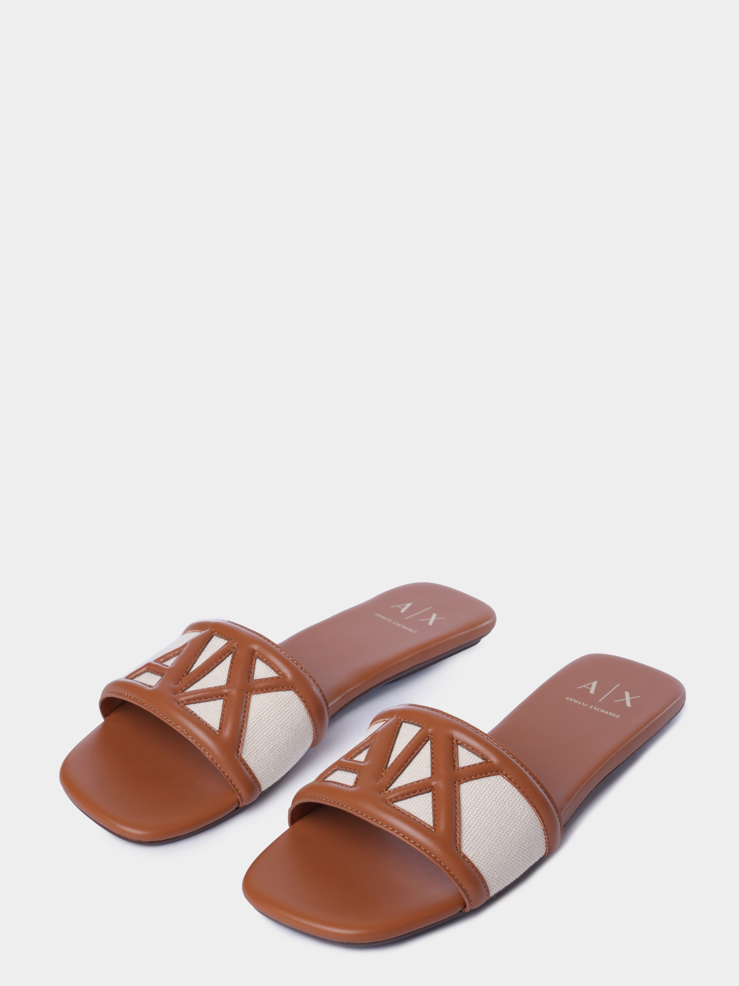 Шлепанцы Armani Exchange XW002568 AF22752 MZ767 комбинированные женские — купить в интернет-магазине Verdistore