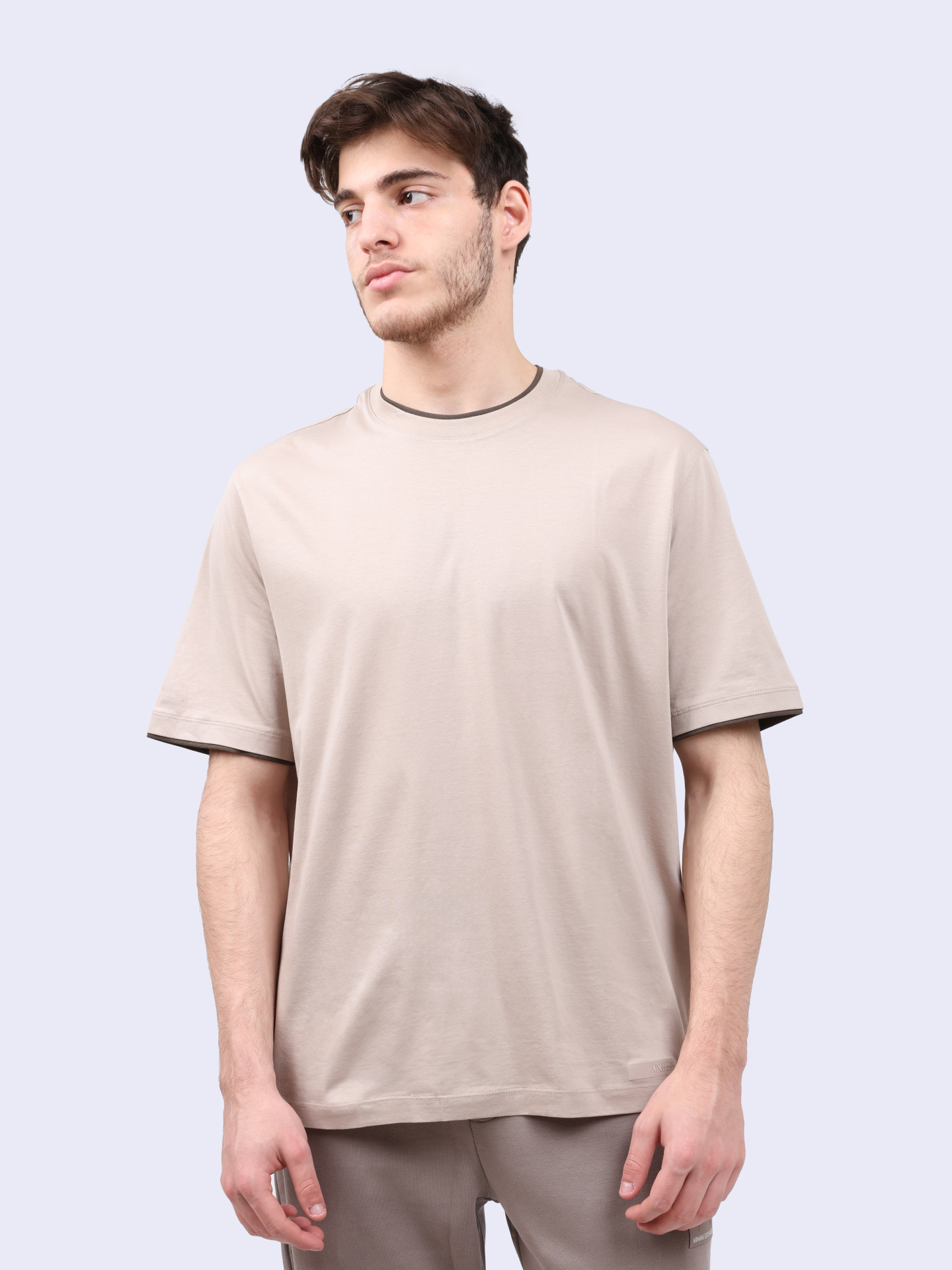 Футболка Armani Exchange 6DZTHQ ZJ9AZ 17AB бежевая мужская с контрастной окантовкой — купить в интернет-магазине Verdistore