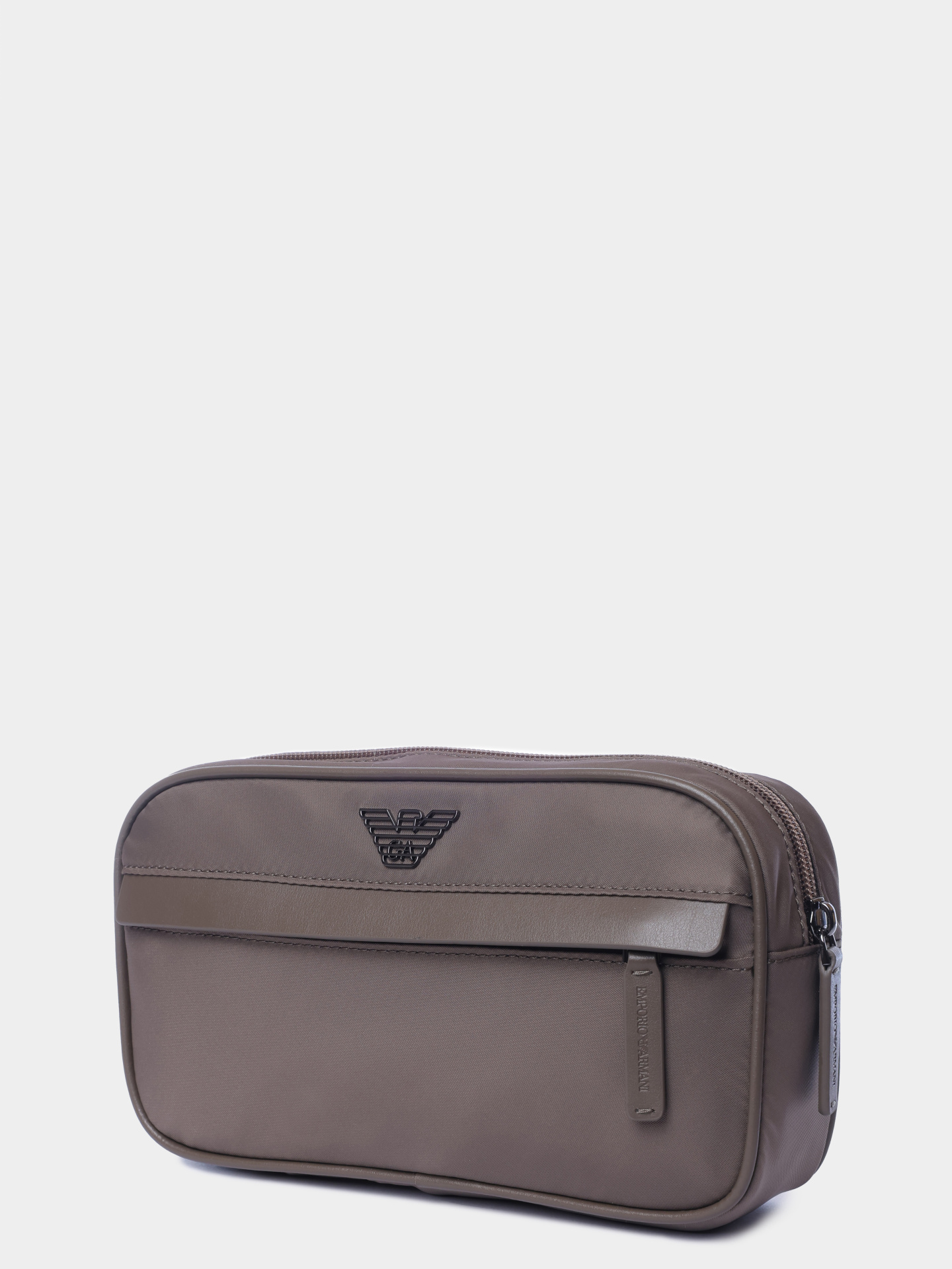 Косметичка Emporio Armani EM001811 AF13454 U6200 коричневая мужская — купить в интернет-магазине Verdistore