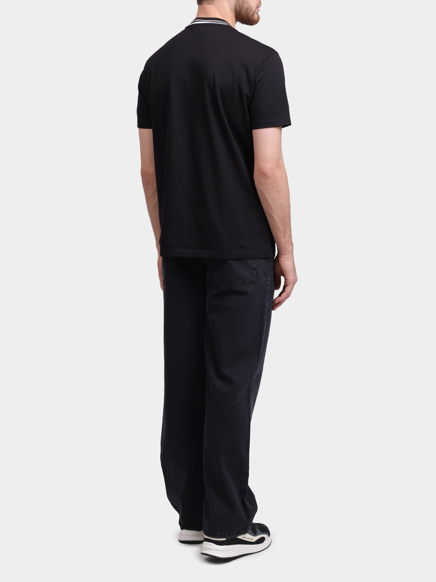 Футболка Armani Exchange XM001795 AF10361 UC001 черная мужская — купить в интернет-магазине Verdistore