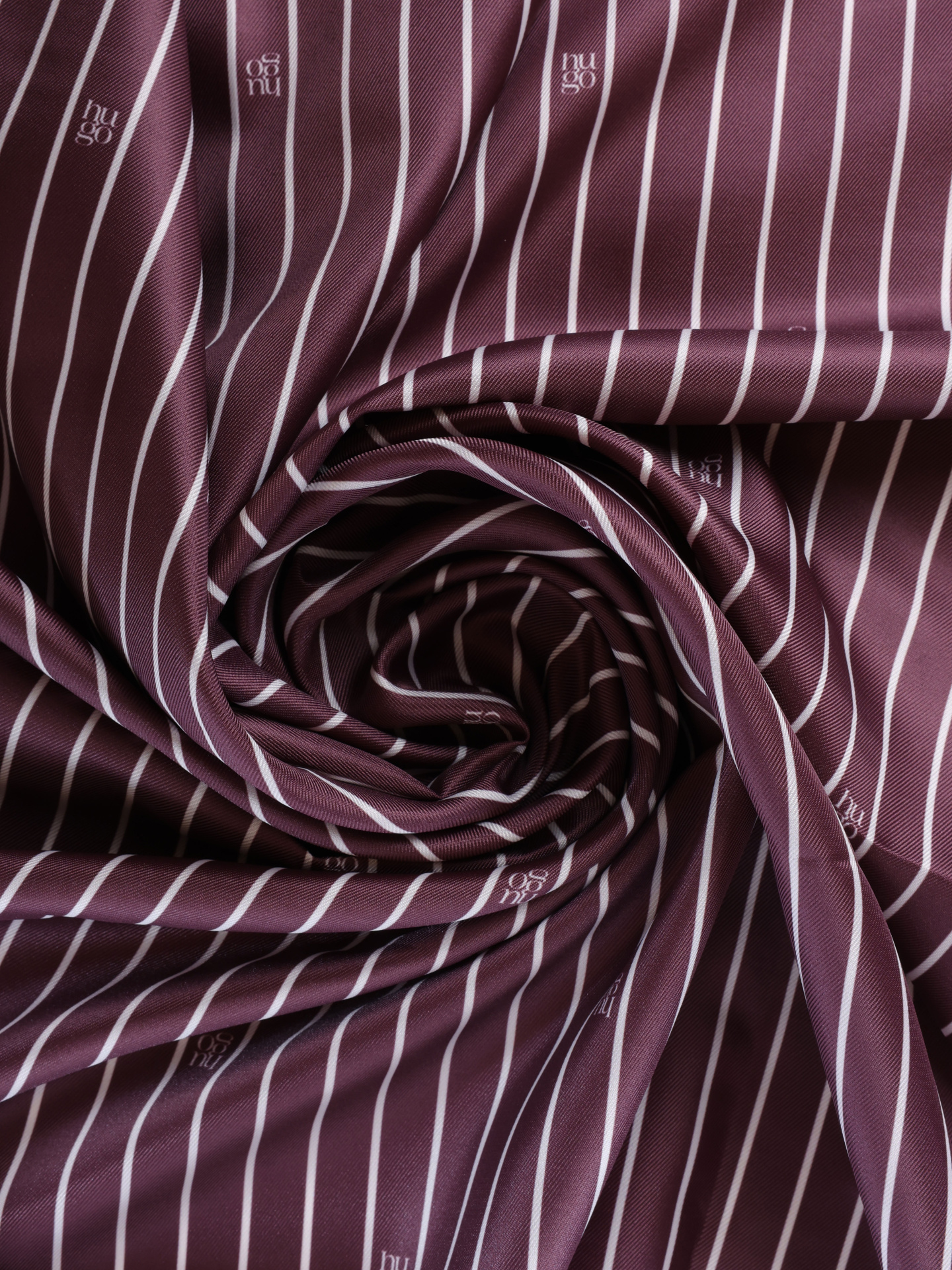 Платок Hugo 50535470 506 бордовый женский в полоску — купить в интернет-магазине Verdistore