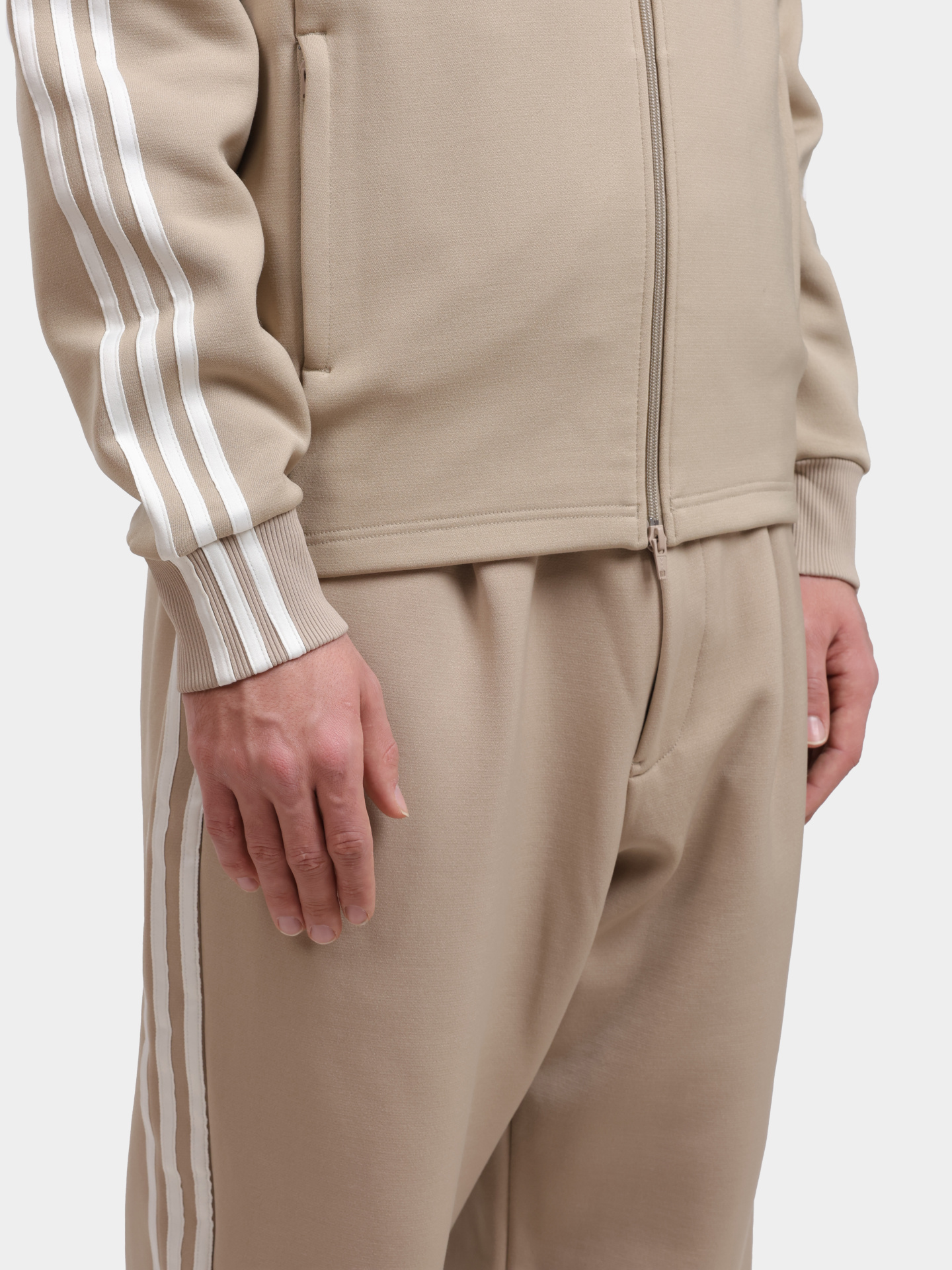 Мастерка Y-3 IZ3125 бежевая мужская с воротником-стойкой — купить в интернет-магазине Verdistore