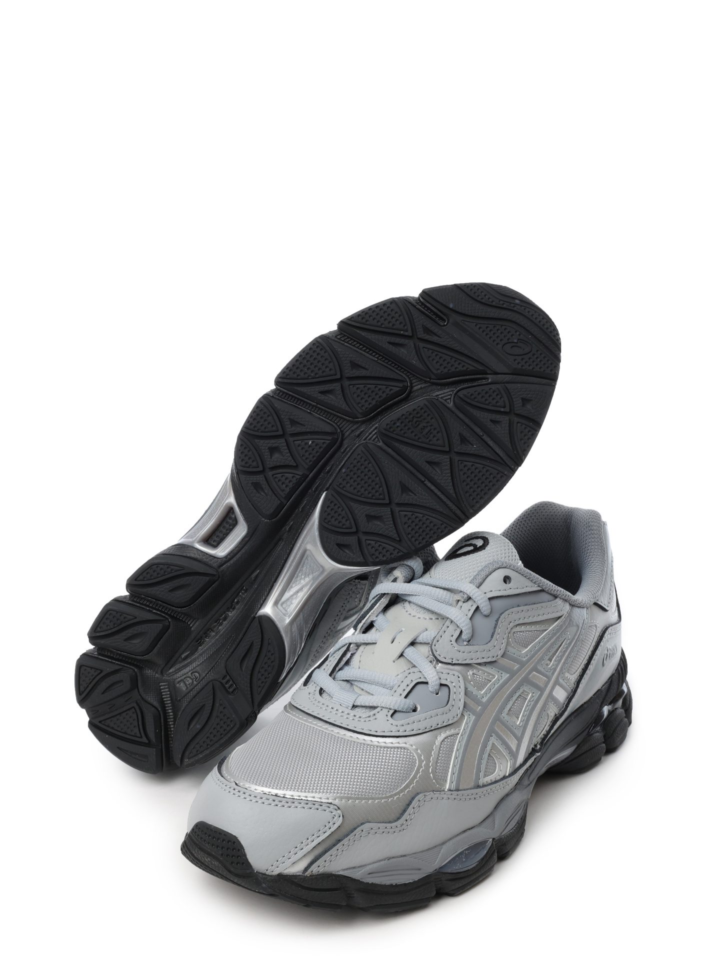 Кроссовки Asics 1203A280 020 серые мужские с серебристыми вставками — купить в интернет-магазине Verdistore