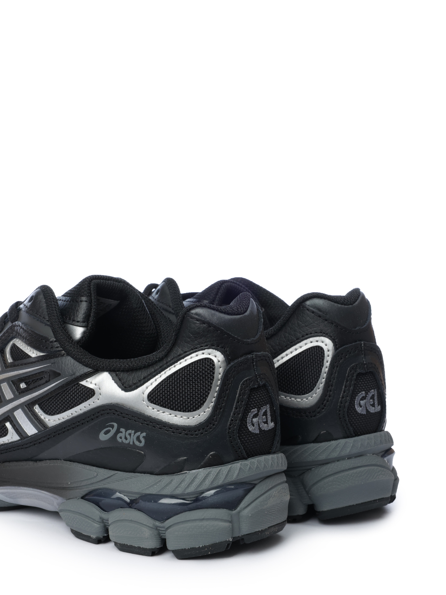 Кроссовки Asics 1203A280 002 черные мужские с серебристыми вставками — купить в интернет-магазине Verdistore