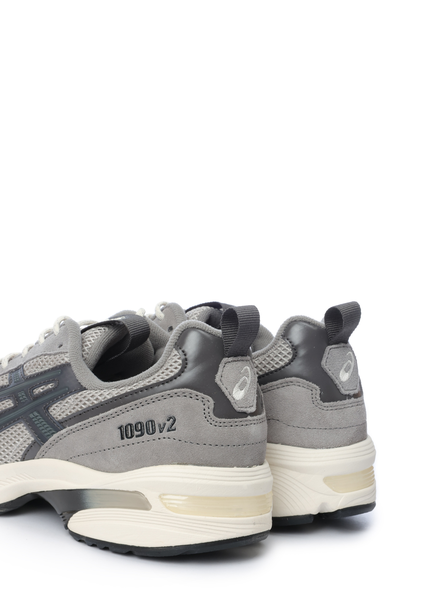 Кроссовки Asics 1203A224 020 серые мужские с сетчатыми вставками — купить в интернет-магазине Verdistore