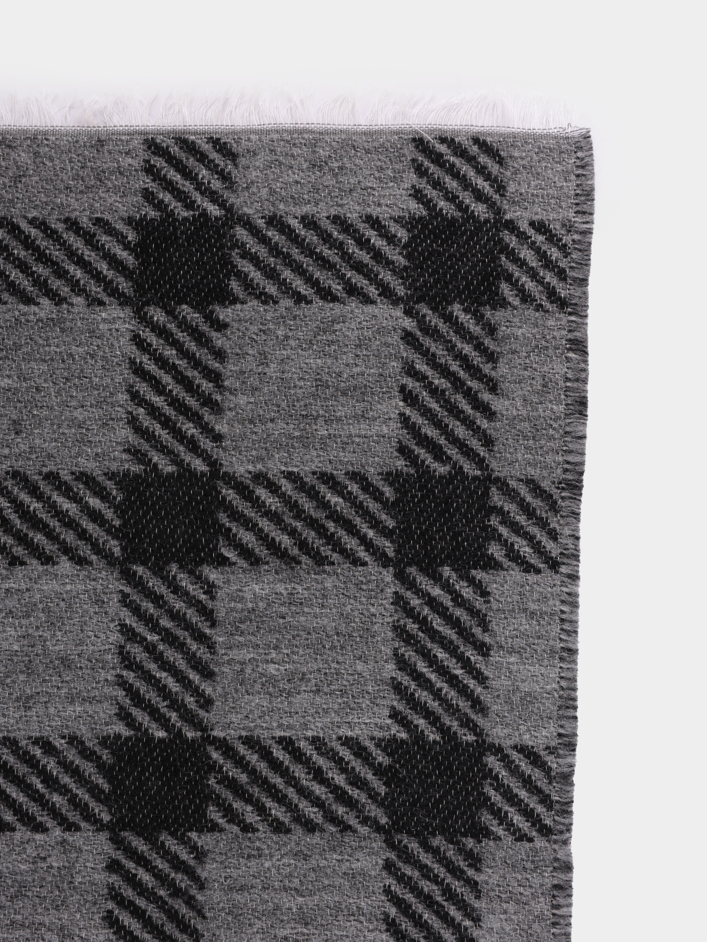 Шарф Emporio Armani EM003852 AF20016 F7086 клетчатый мужской — купить в интернет-магазине Verdistore