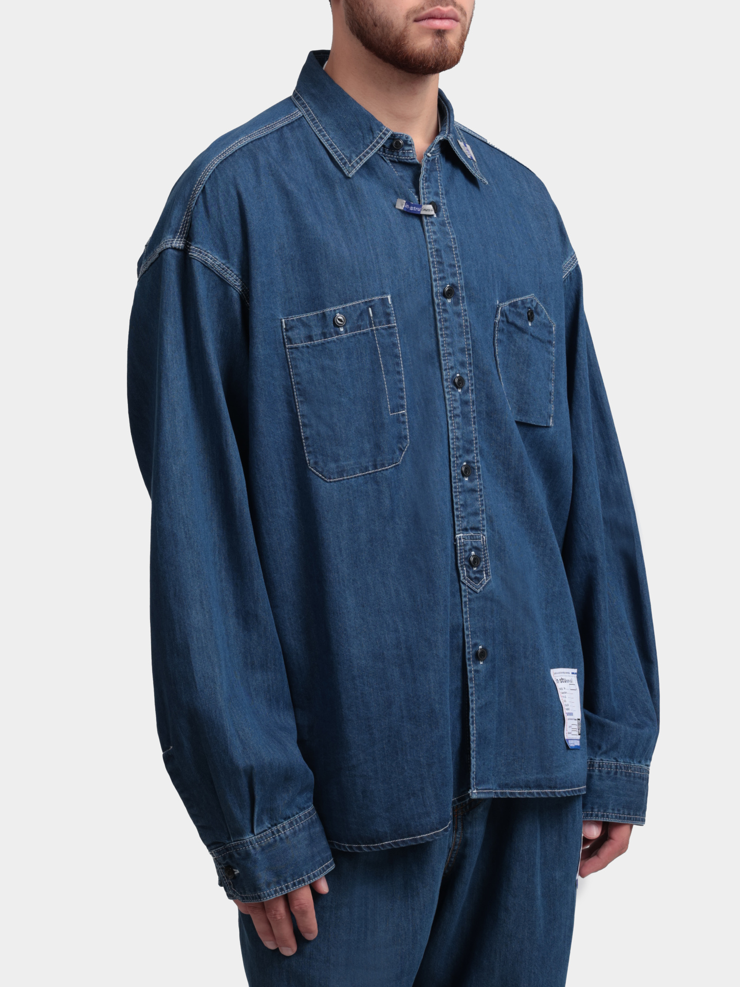 Рубашка MAISON MIHARA YASUHIRO I12SH002 INDIGO синяя мужская с патчем — купить в интернет-магазине Verdistore