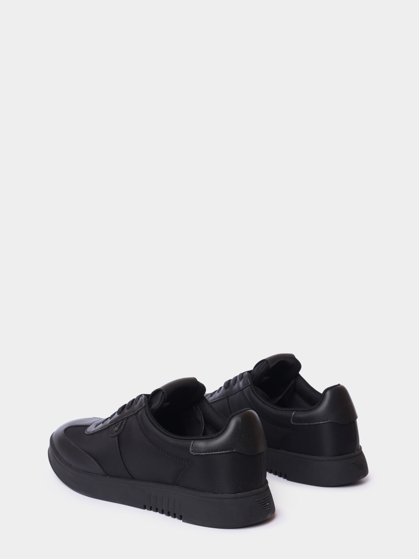 Кеды Emporio Armani EM003062 AF18210 UC001 черные мужские — купить в интернет-магазине Verdistore