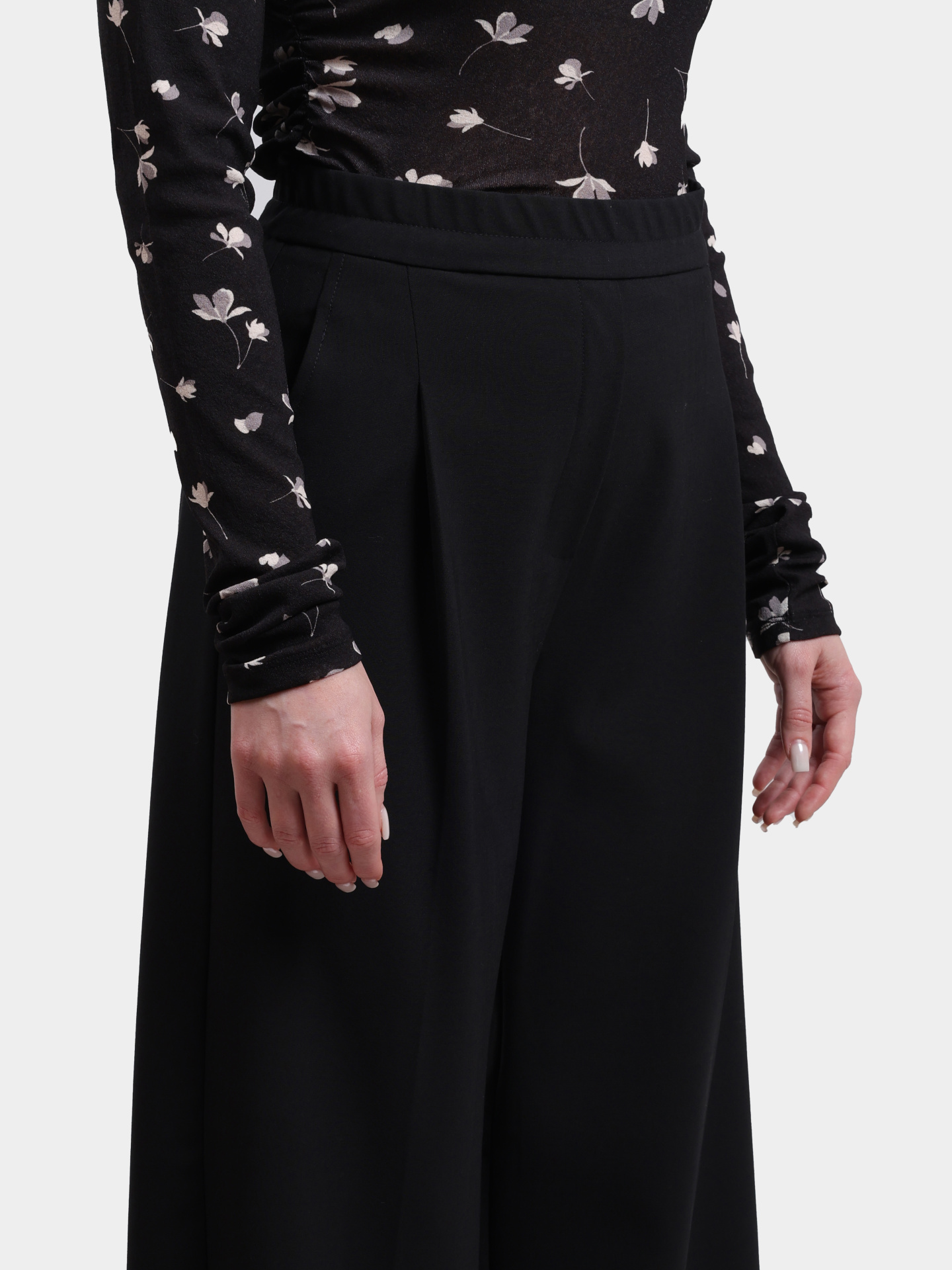 Брюки Marella DIORAMA 006 черные женские свободного кроя — купить в интернет-магазине Verdistore