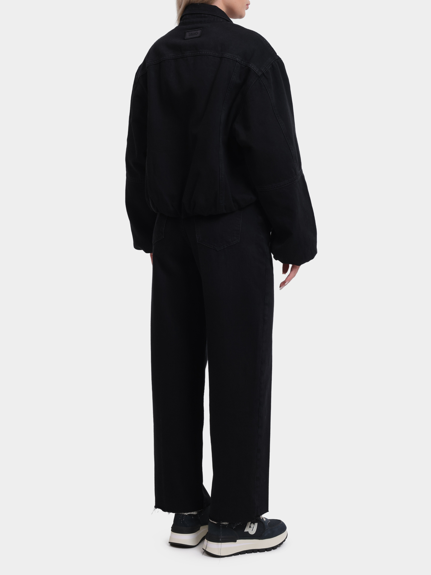 Куртка UF5221 D0287 87469 укороченная хлопковая черная — купить в интернет-магазине Verdistore