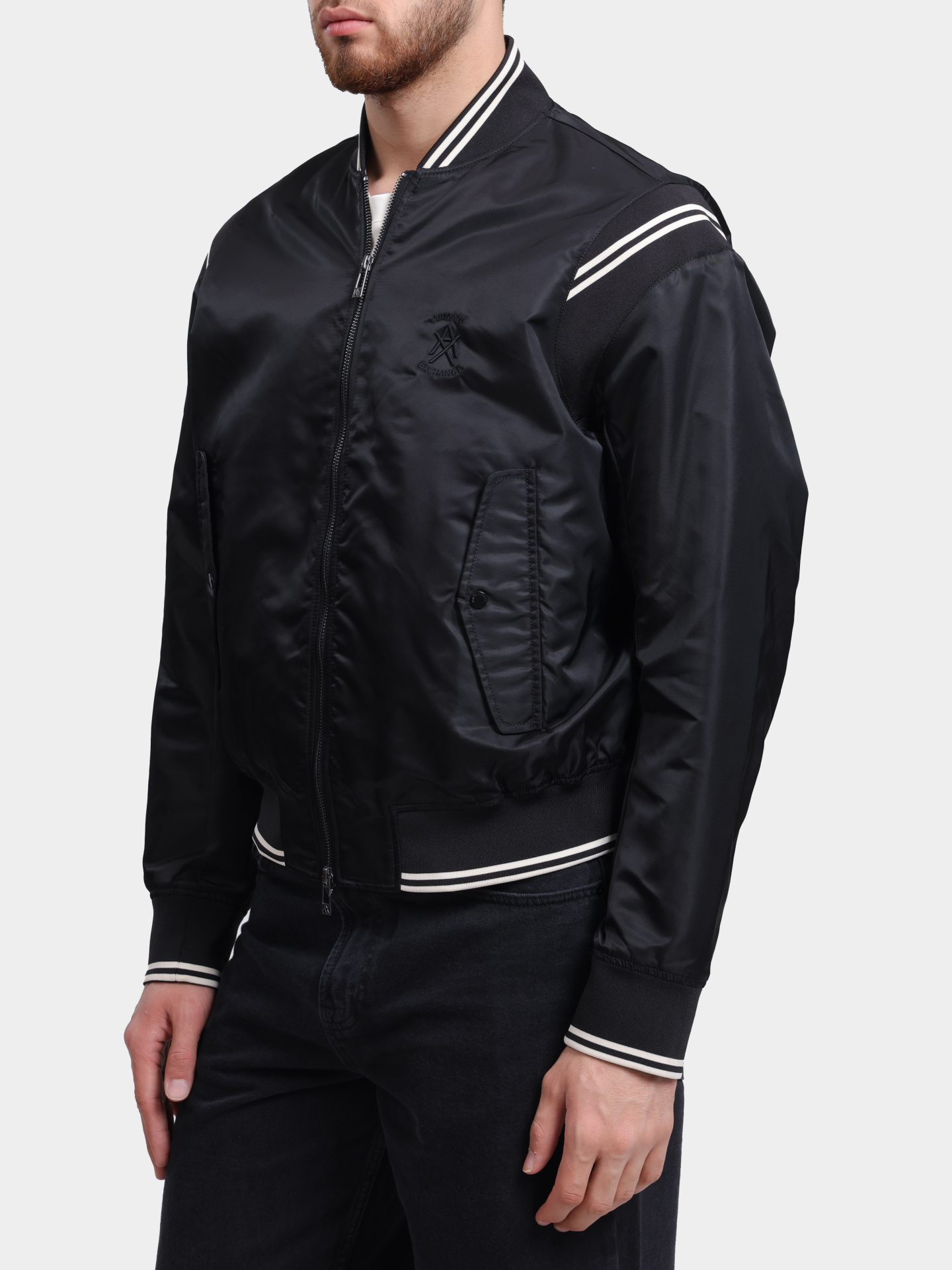 Бомбер Armani Exchange XM002017 AF19828 UC001 черный мужской — купить в интернет-магазине Verdistore