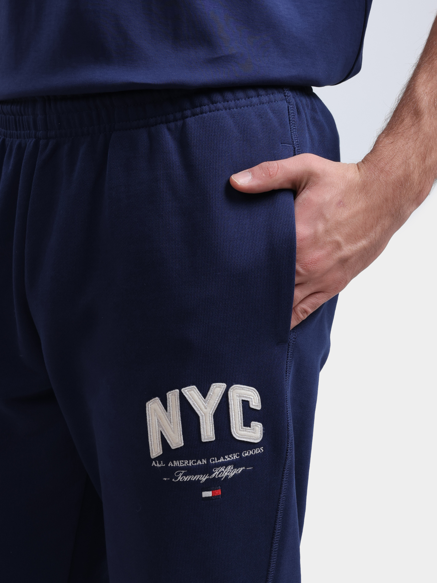 Брюки Tommy Hilfiger MW0MW39688 мужские с логотипом — купить в интернет-магазине Verdistore