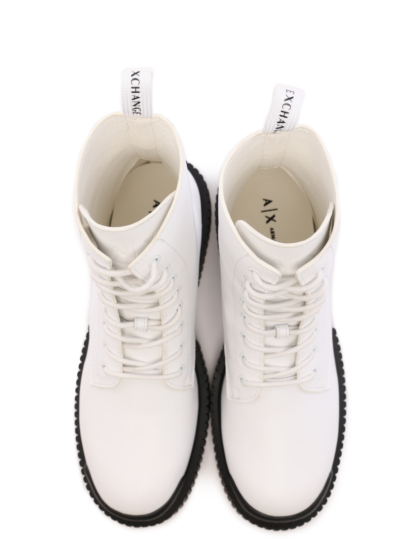 Ботинки Armani Exchange XDM005 XV628 00001 белые женские на шнуровке — купить в интернет-магазине Verdistore