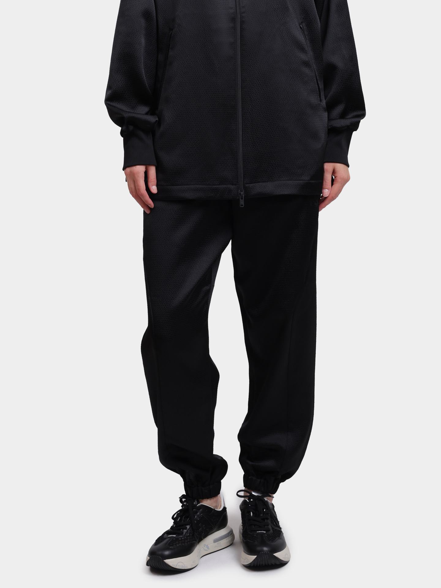 Джоггеры Y-3 IR7102 черные женские — купить в интернет-магазине Verdistore