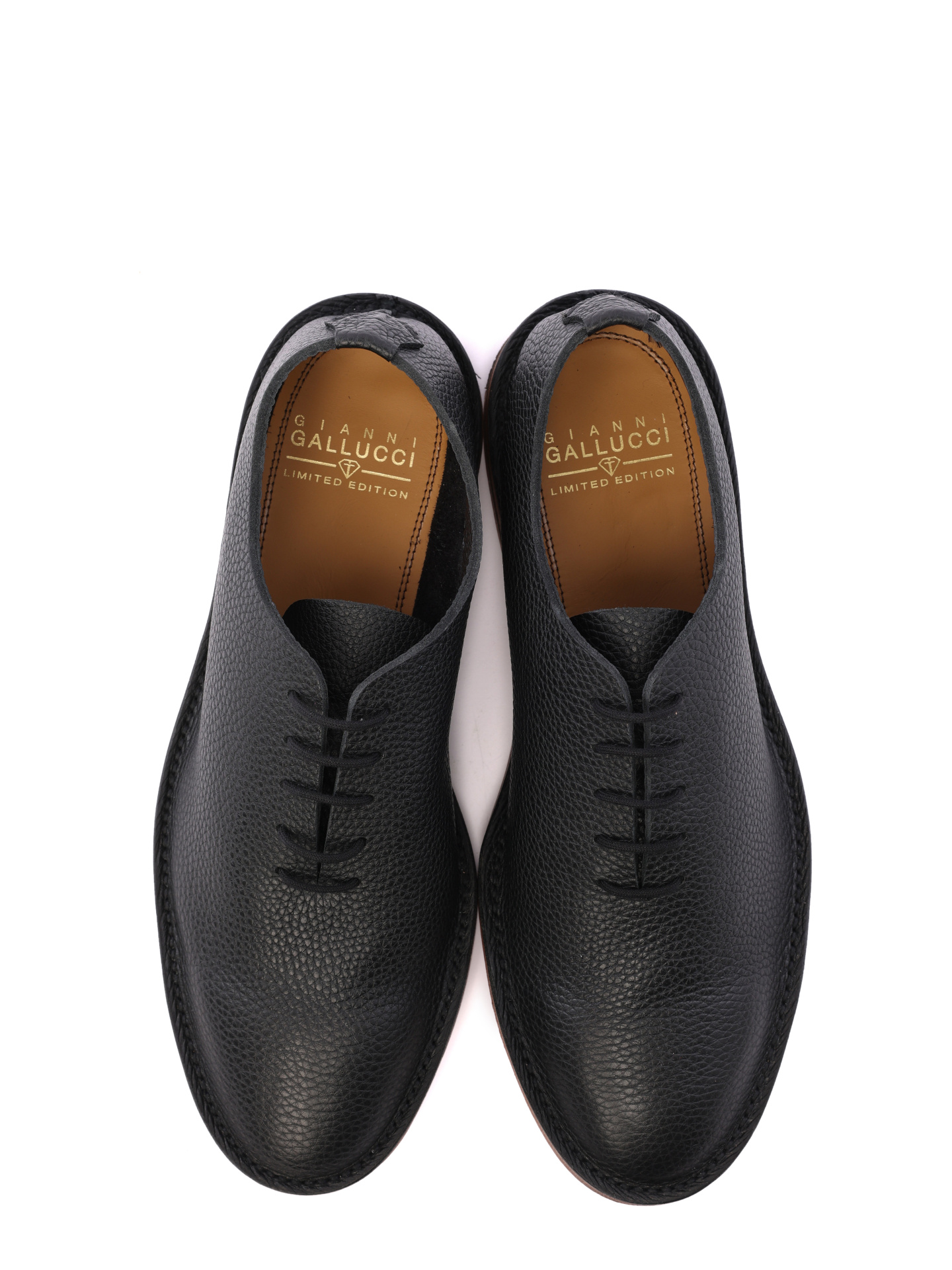 Оксфорды черные из мелкозернистой кожи и с коричневой подошвой — купить в интернет-магазине Verdistore