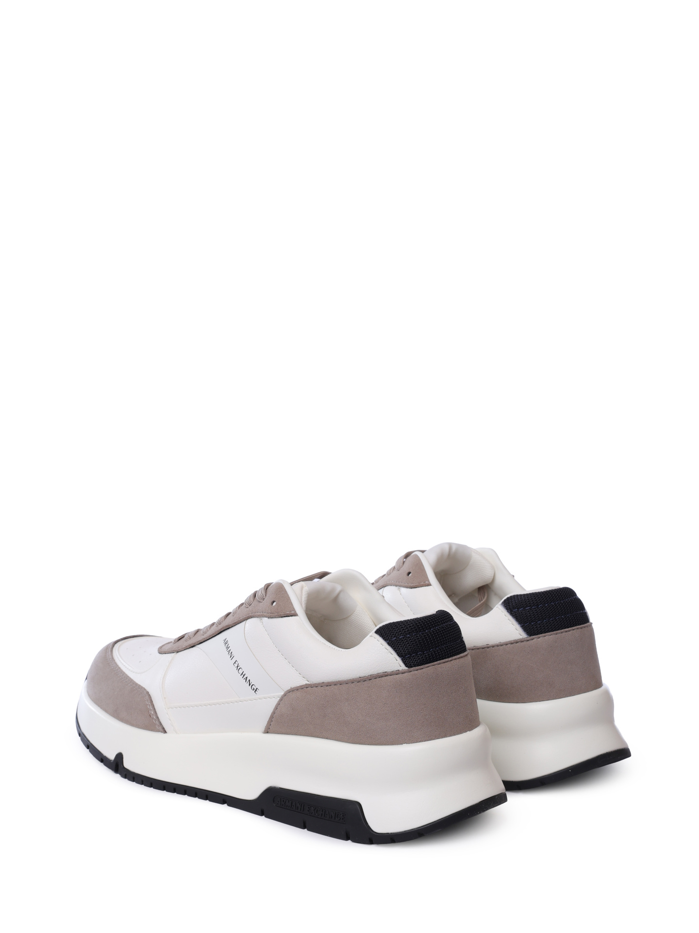 Кроссовки Armani Exchange XUX225 XV862 U641 белые мужские с бежевыми вставками — купить в интернет-магазине Verdistore