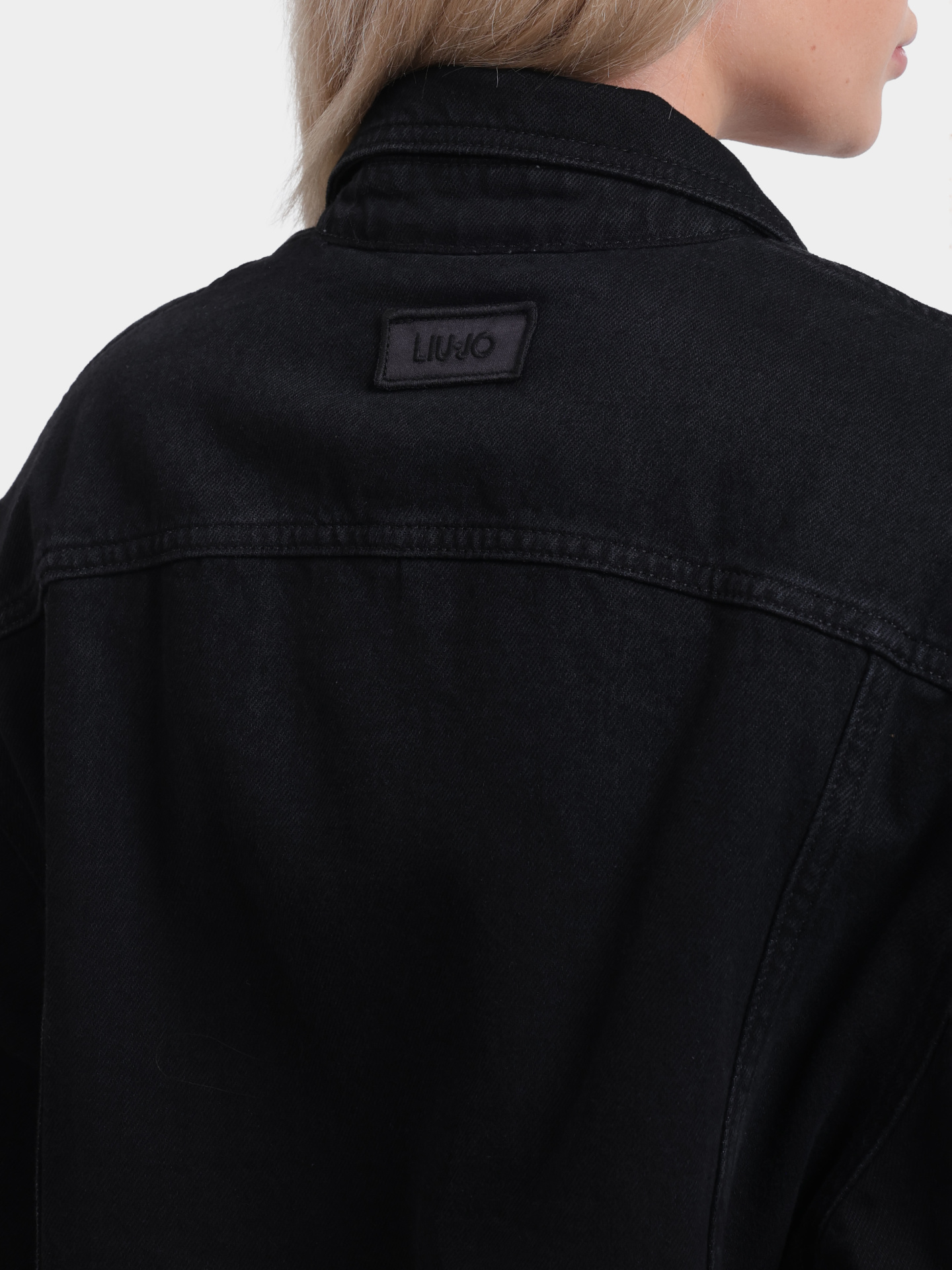 Куртка UF5221 D0287 87469 укороченная хлопковая черная — купить в интернет-магазине Verdistore