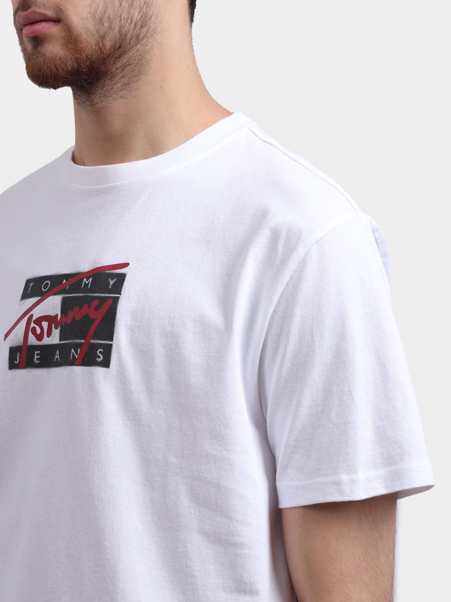 Футболка Tommy Jeans DM0DM18528 YBR хлопковая мужская — купить в интернет-магазине Verdistore