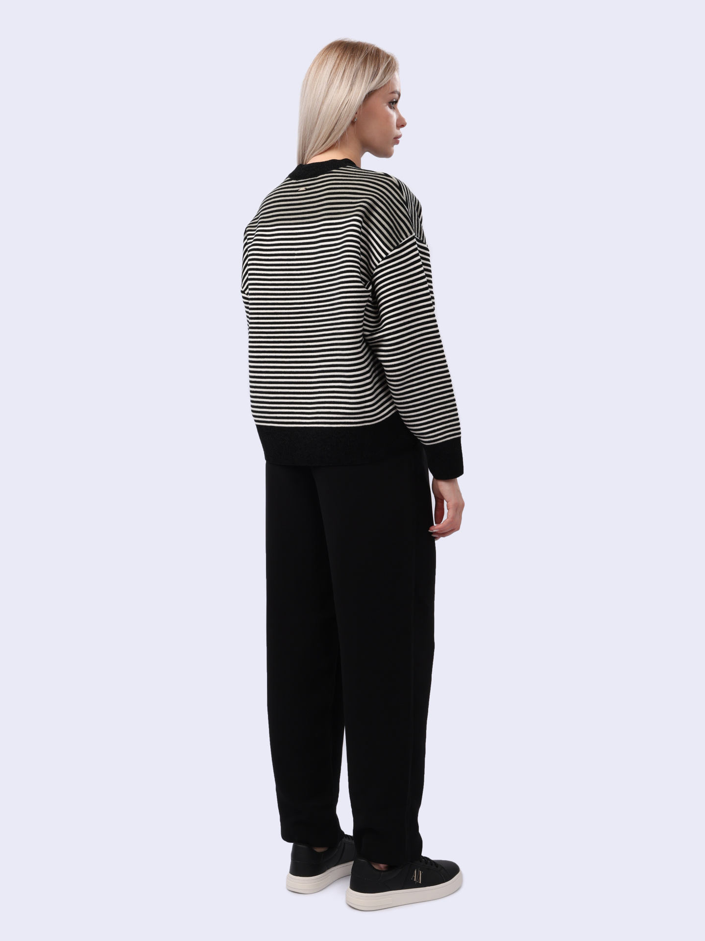 Свитшот Armani Exchange 6DYM1N YM1TZ 21DC полосатый женский — купить в интернет-магазине Verdistore