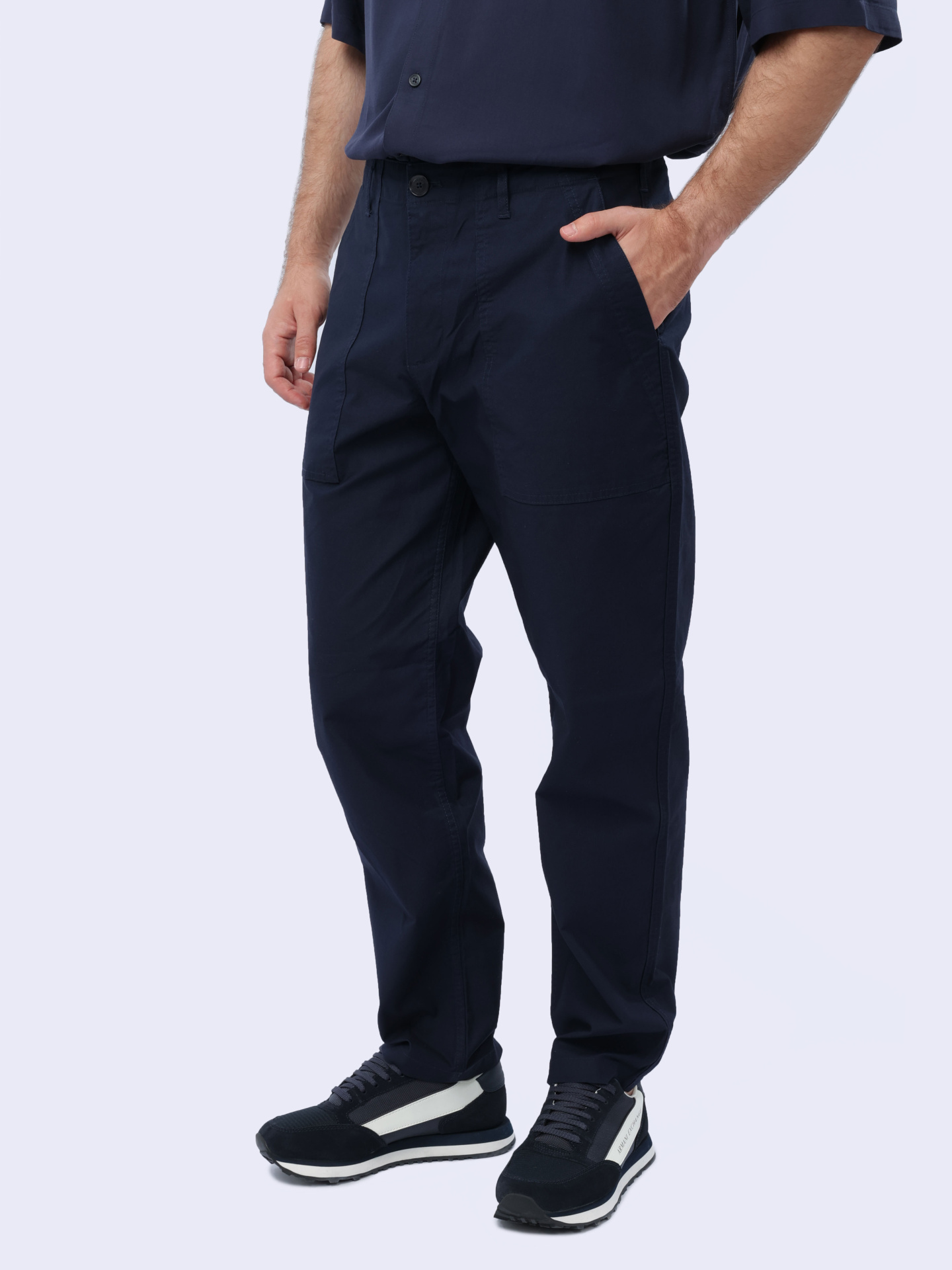 Брюки Armani Exchange 3DZP28 ZN4JZ 15BA темно-синие мужские с накладными карманами — купить в интернет-магазине Verdistore