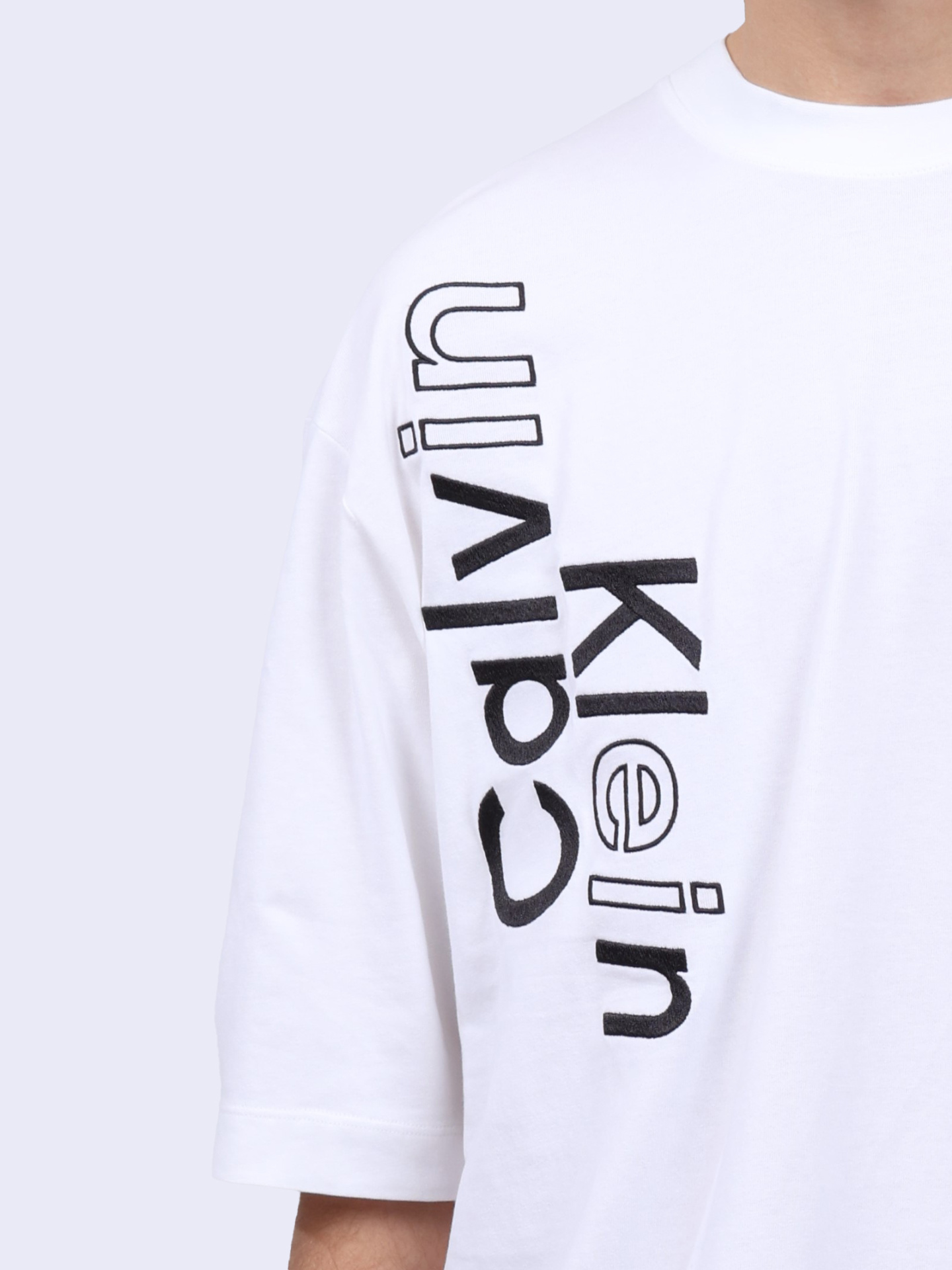 Футболка Calvin Klein Jeans J30J325491 YAF белая мужская из хлопка — купить в интернет-магазине Verdistore