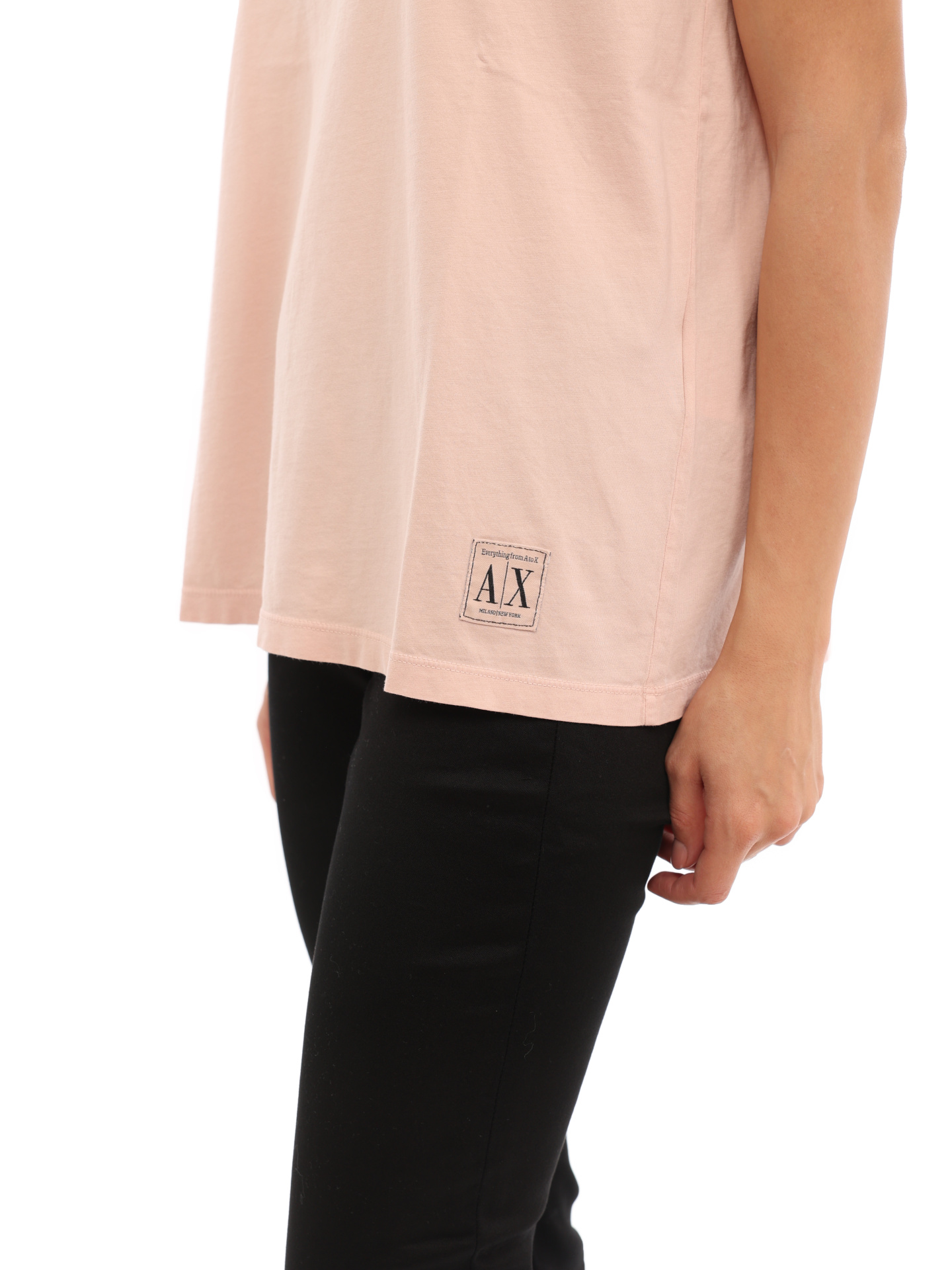 Футболка Armani Exchange 3LYTKX YJ6VZ 14AA бежевая женская из хлопка — купить в интернет-магазине Verdistore